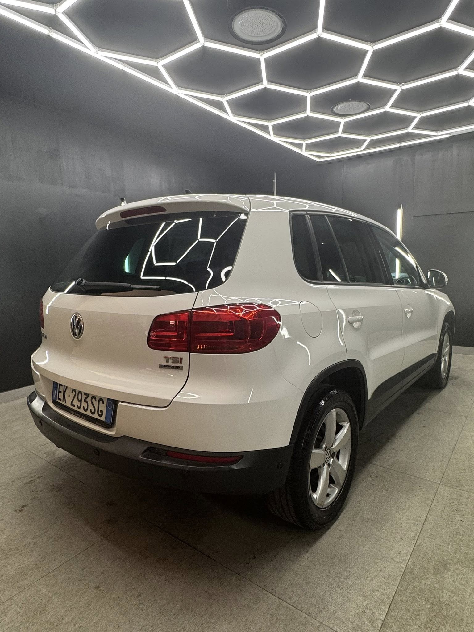 
VOLKSWAGENTiguan 1.4 TSI 122 CV Trend & Fun BlueMotion2011 full									
