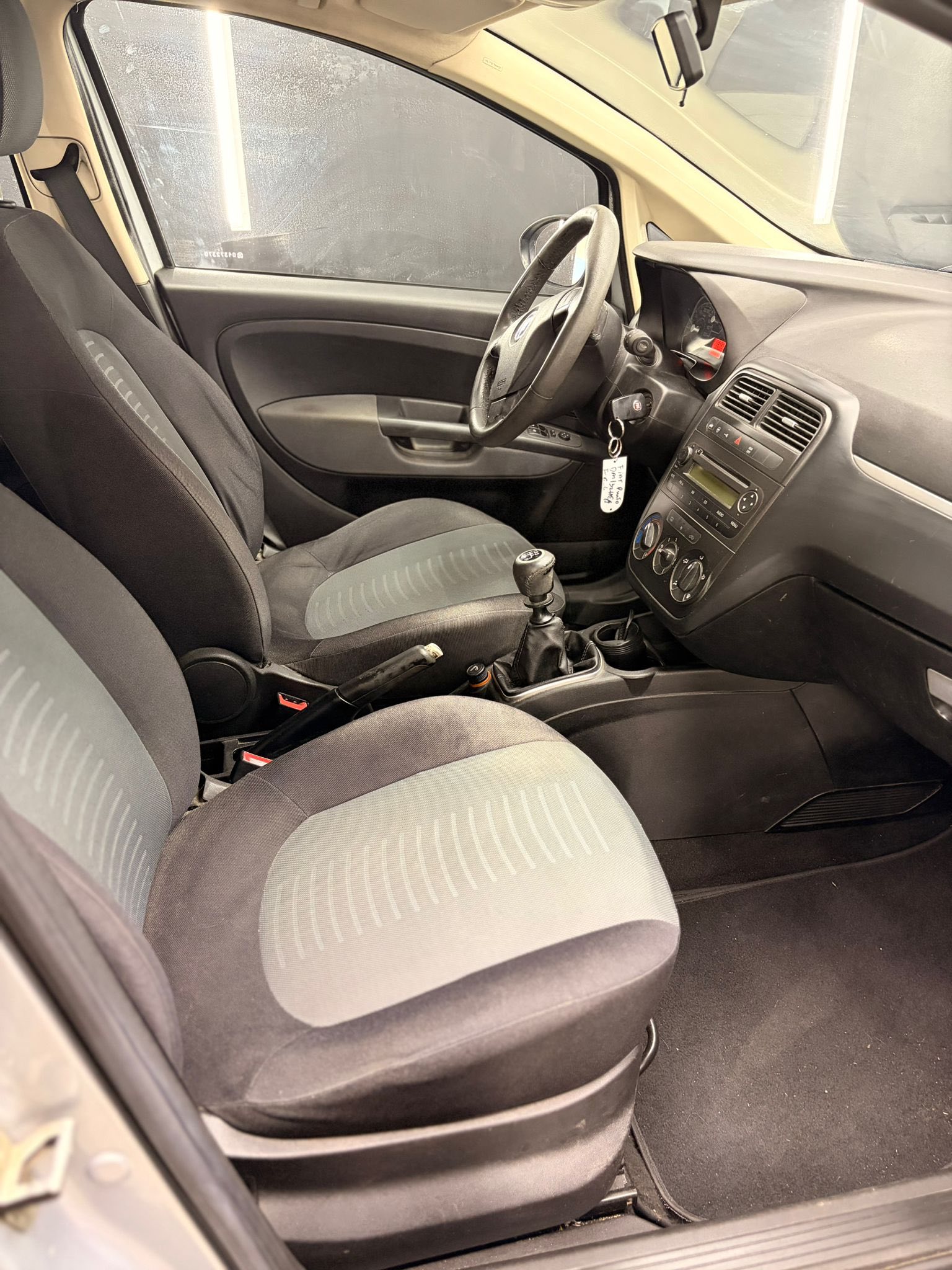 
FIATGrande Punto 1.2 5p Fun2008 full									