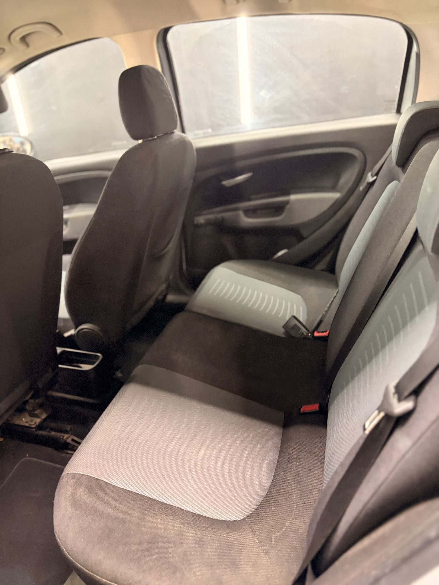 
FIATGrande Punto 1.2 5p Fun2008 full									