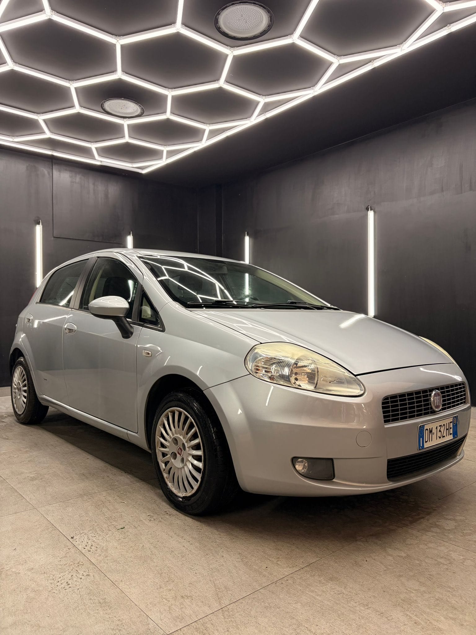 
FIATGrande Punto 1.2 5p Fun2008 full									