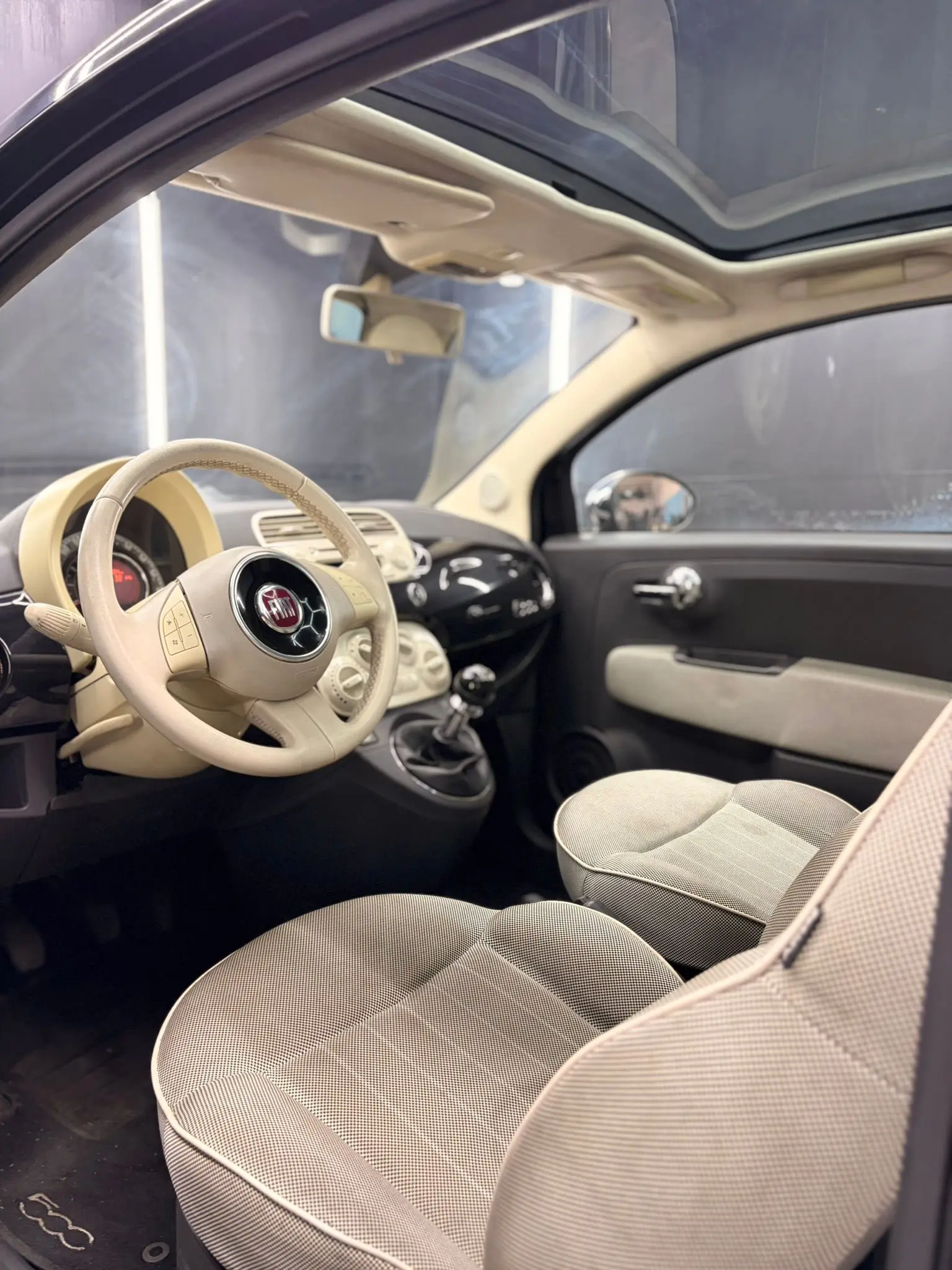 
FIAT500 1.2 Lounge 69cv2010 full									