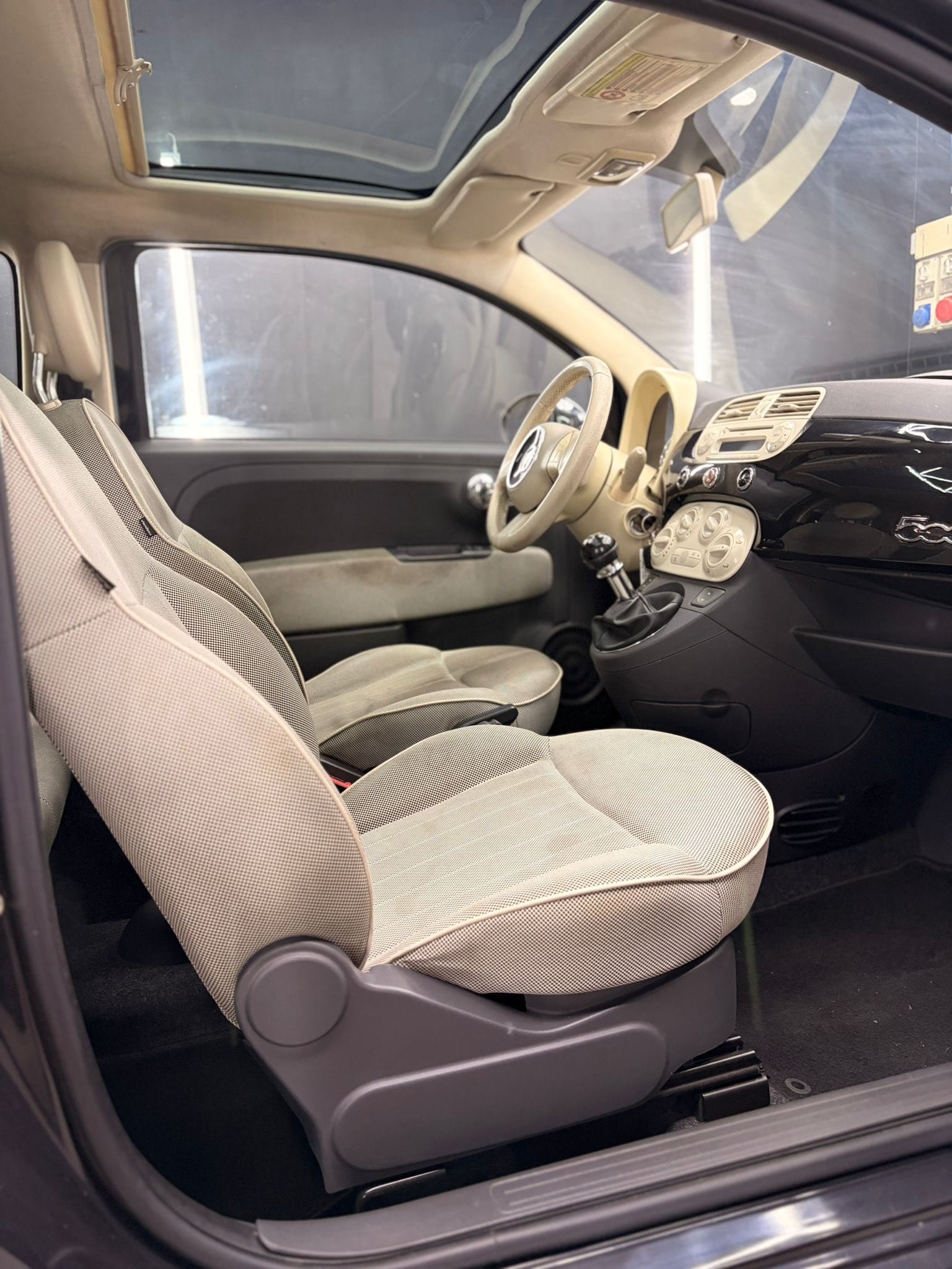 
FIAT500 1.2 Lounge 69cv2010 full									