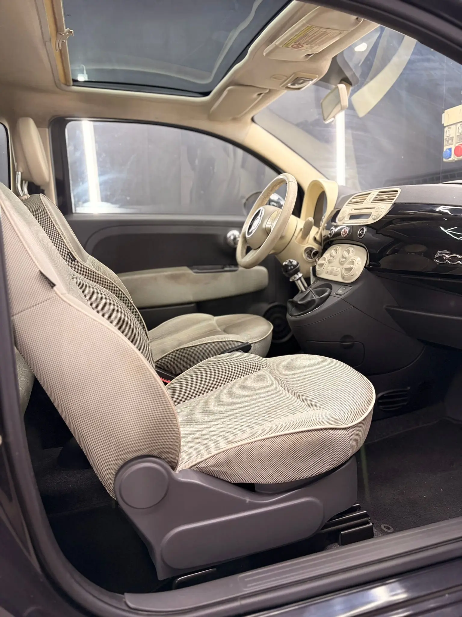 
FIAT500 1.2 Lounge 69cv2010 full									