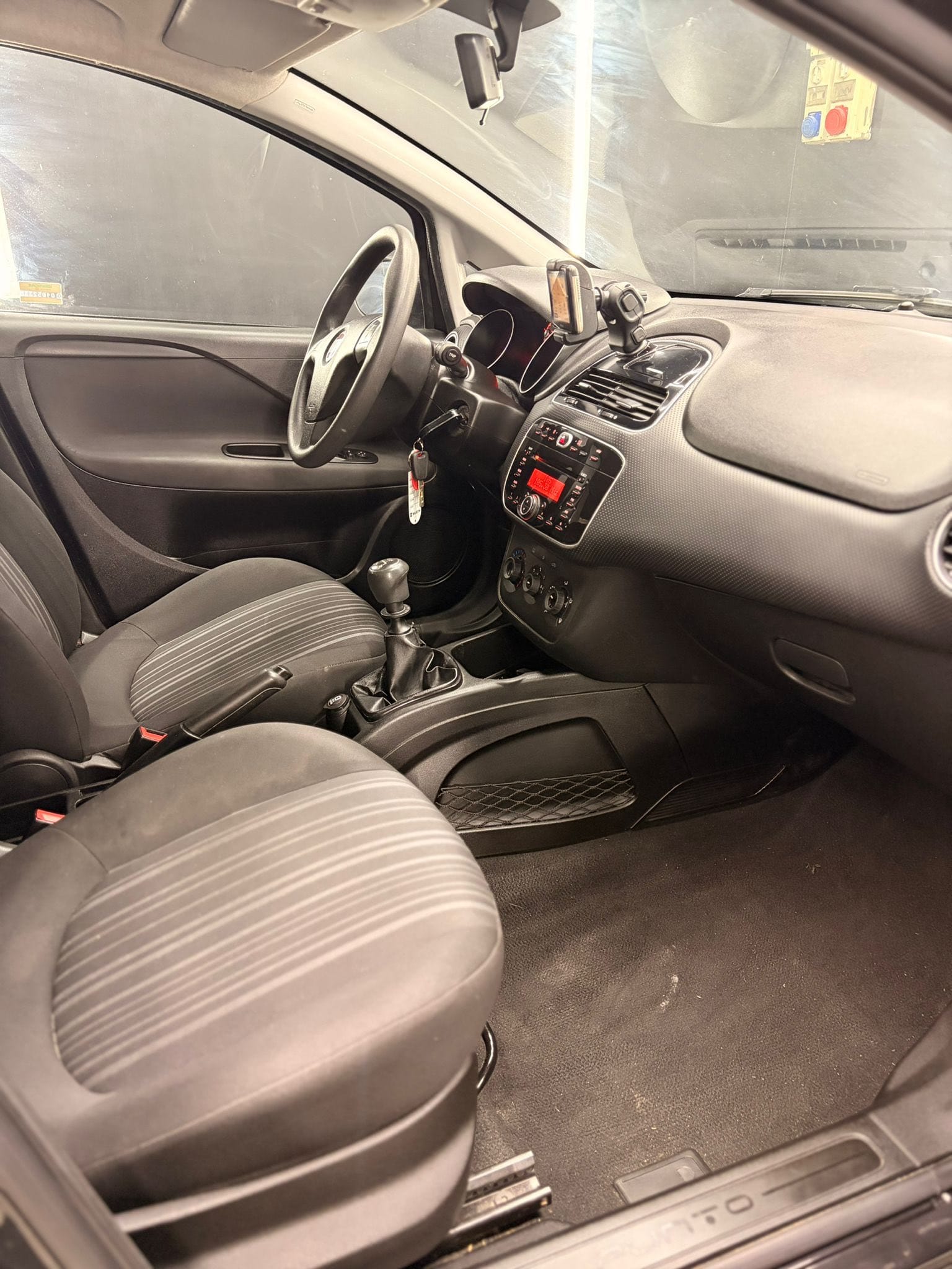 
FIATPunto Evo 5p 1.2 Active s&s2012 full									