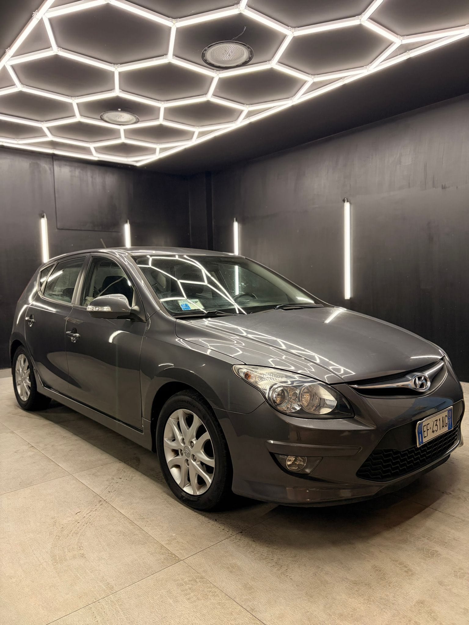 
HYUNDAIi30 1.6 crdi Comfort2011 full									