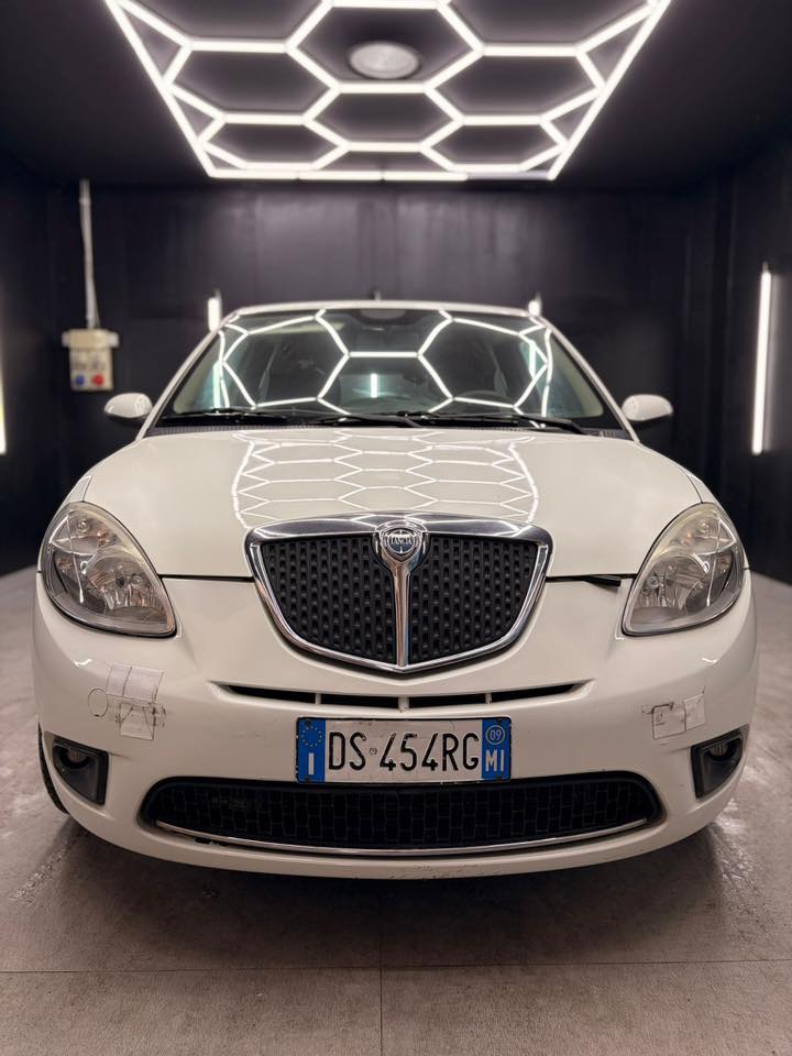
LANCIAYpsilon 1.2 Argento2009 full									