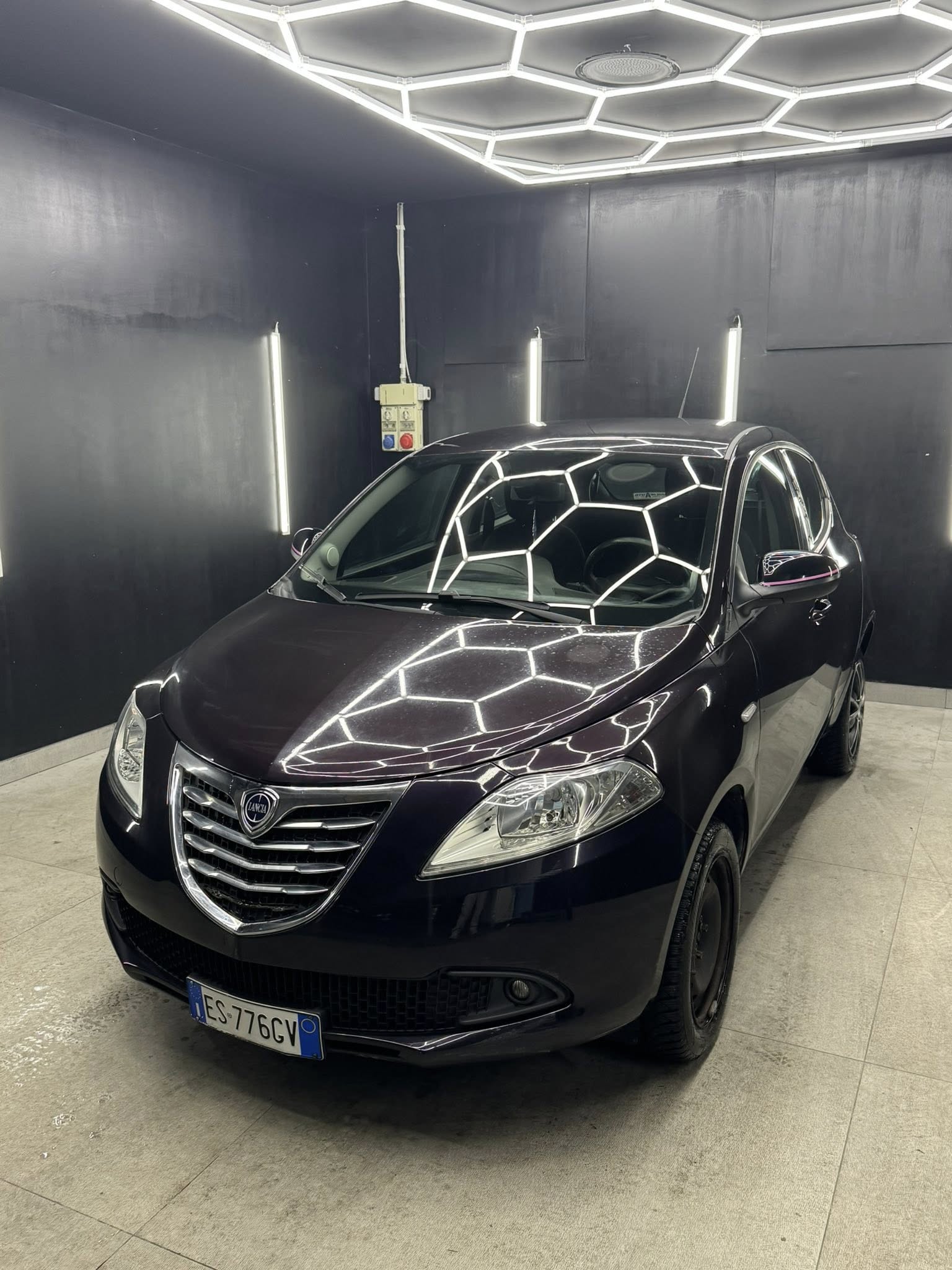 LANCIAYpsilon 0.9 TwinAir Metano Ecochic Elefantino2011