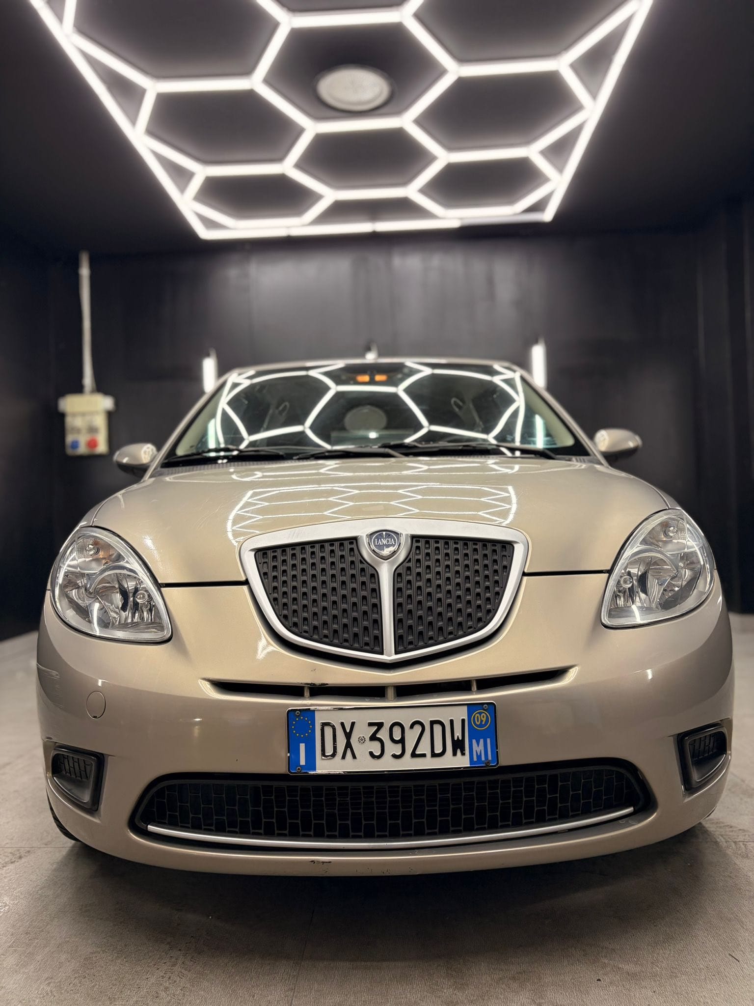 
LANCIAYpsilon 1.4 8v Argento ecochic Gpl2009 full									