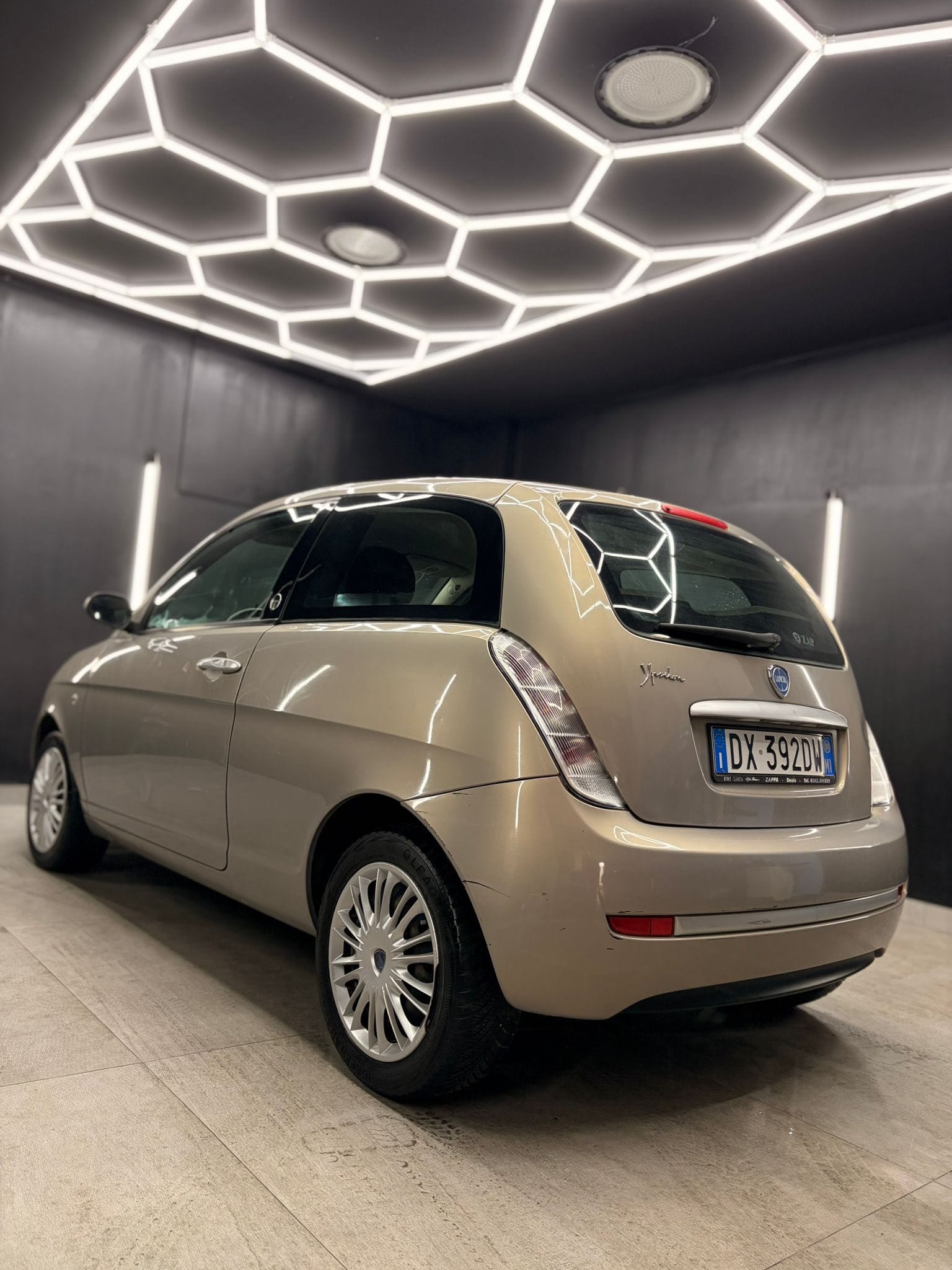 
LANCIAYpsilon 1.4 8v Argento ecochic Gpl2009 full									