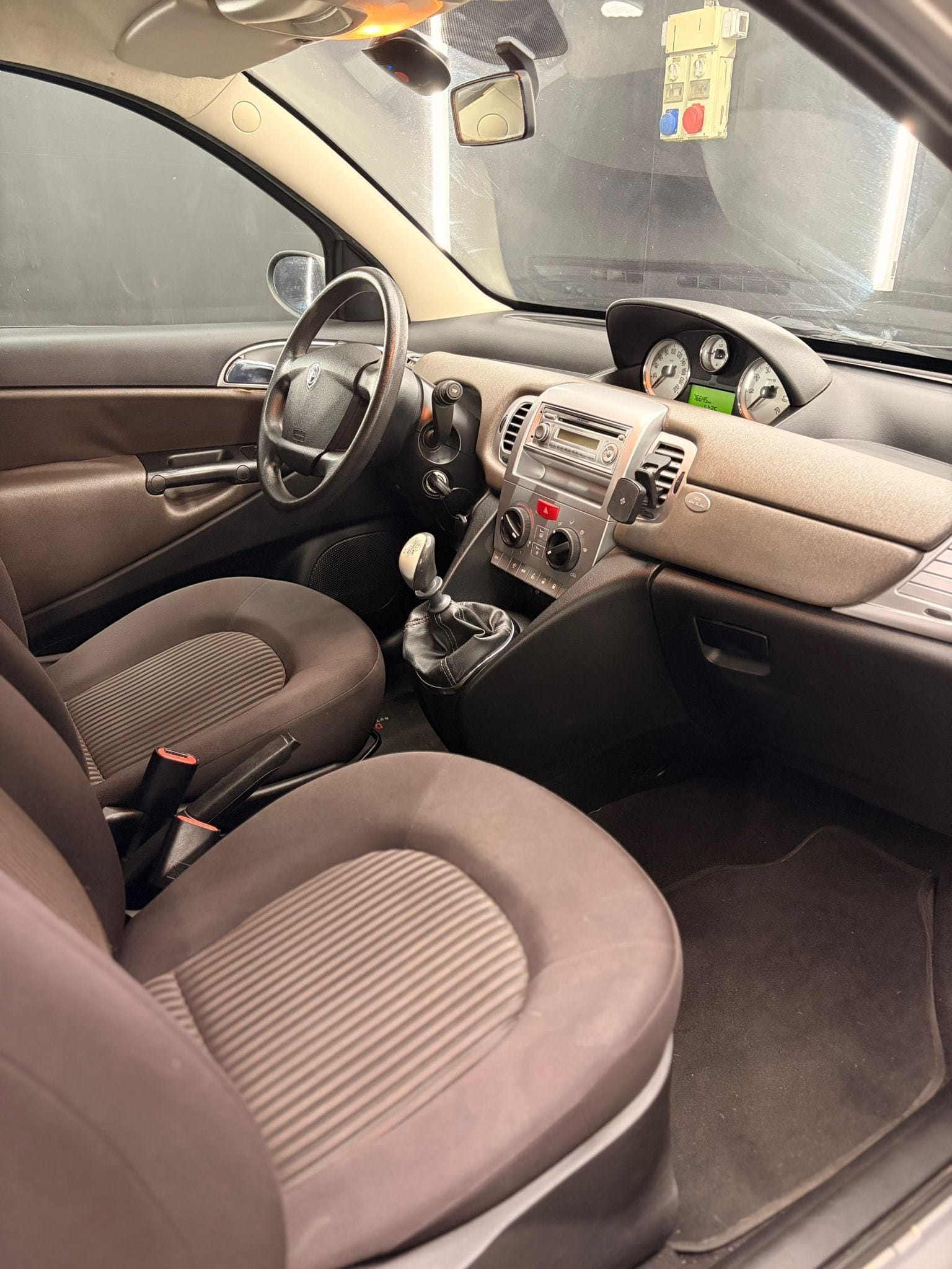 
LANCIAYpsilon 1.4 8v Argento ecochic Gpl2009 full									