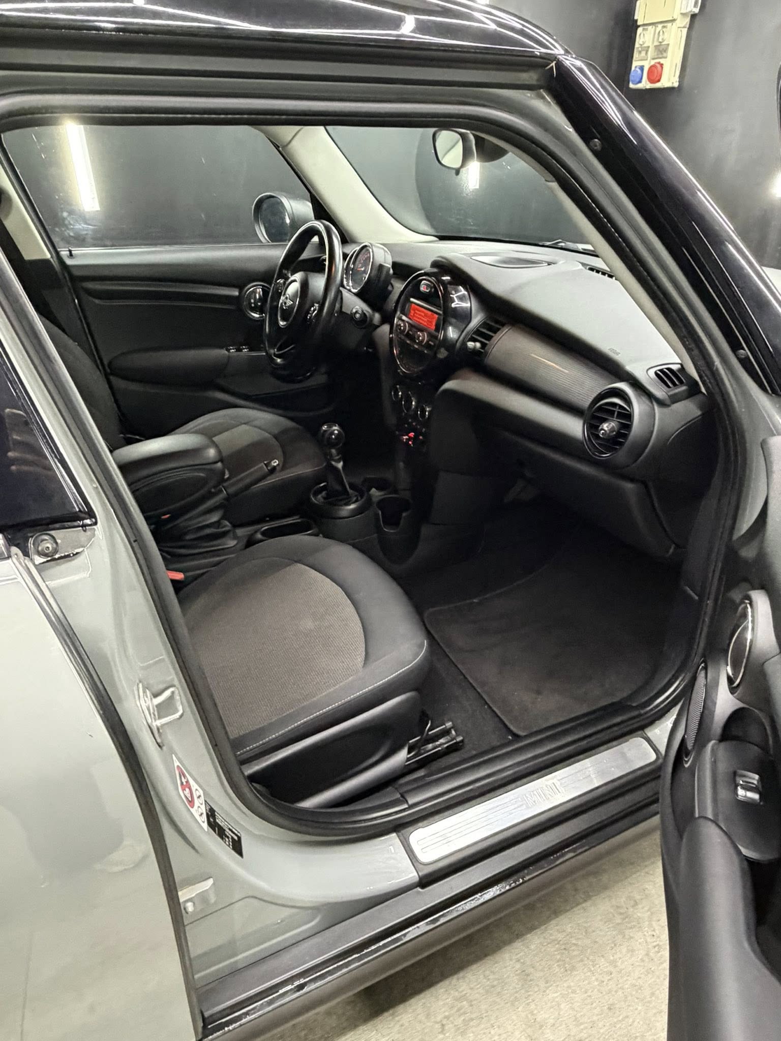 
MINICooper D Business XL 5P2015 full									