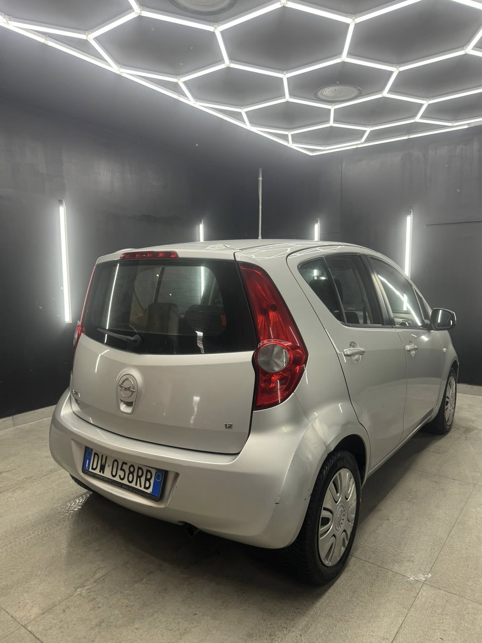 
OPELAgila 1.2 16V 86CV Enjoy2009 full									