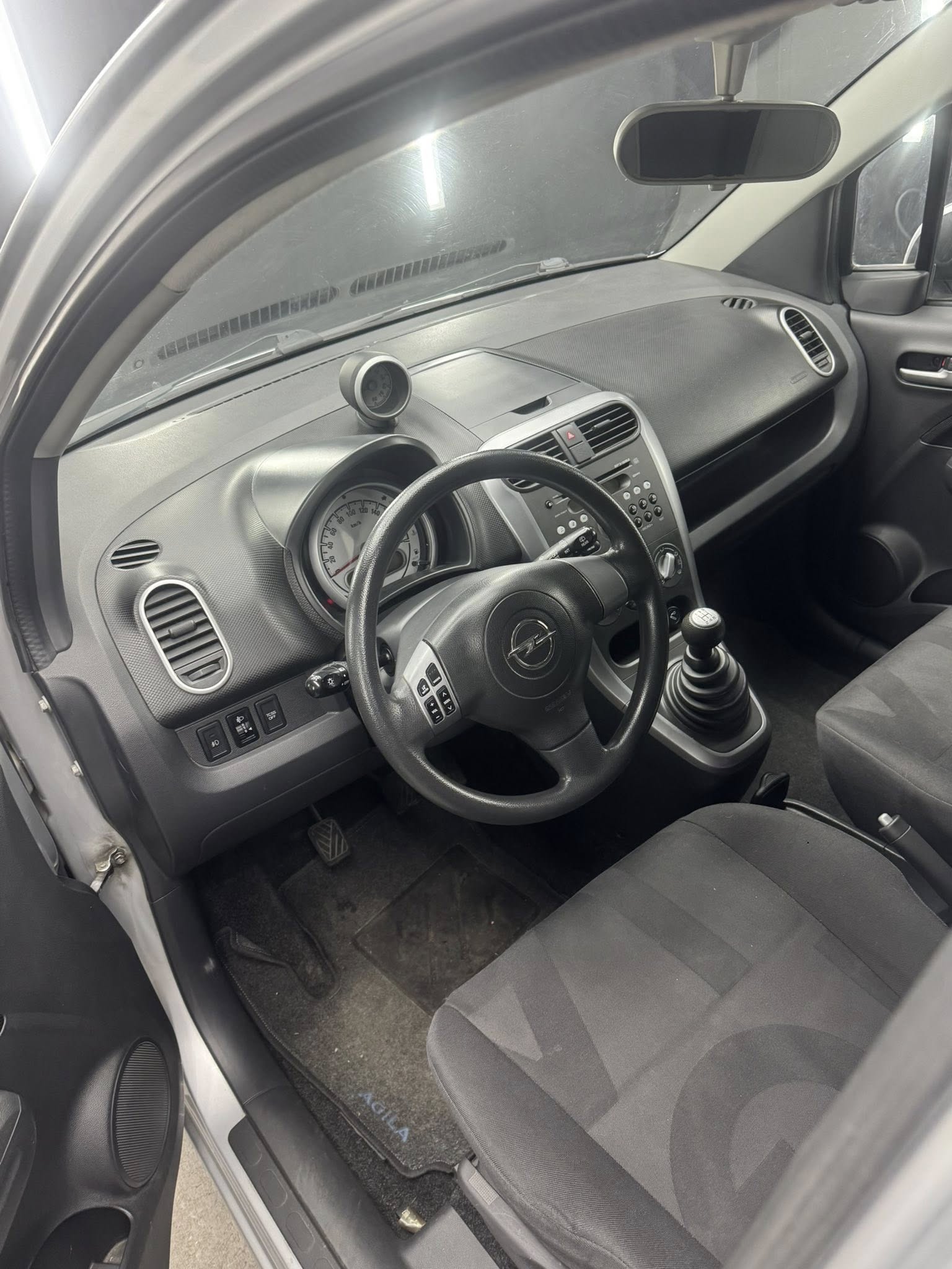 
OPELAgila 1.2 16V 86CV Enjoy2009 full									