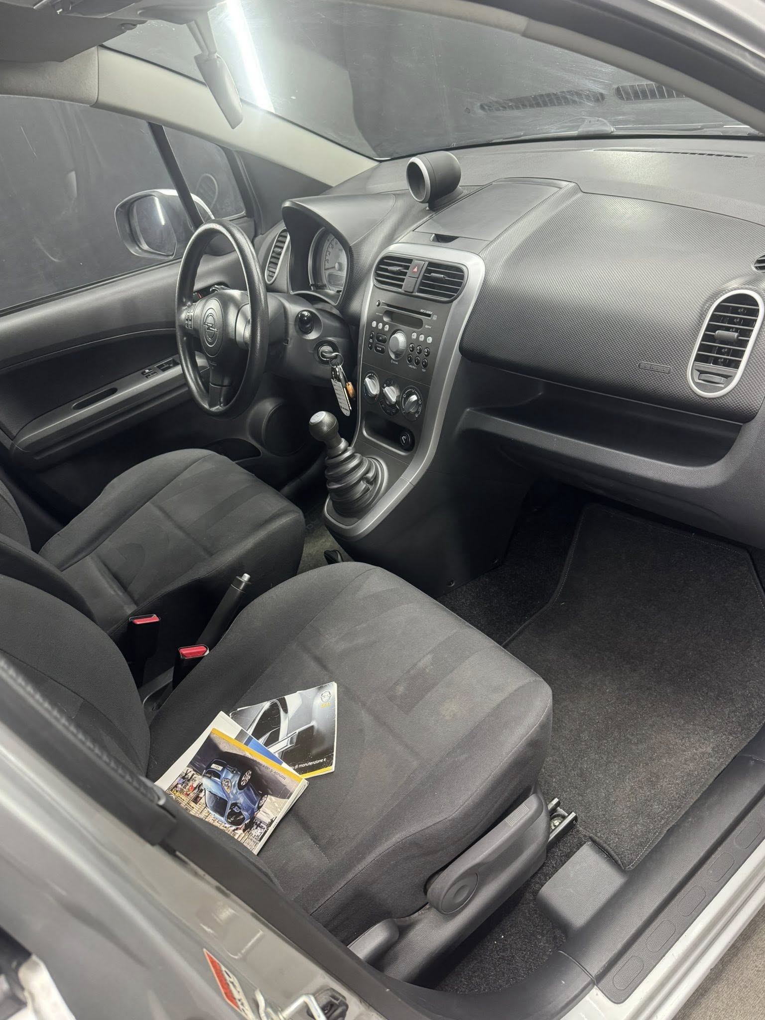 
OPELAgila 1.2 16V 86CV Enjoy2009 full									