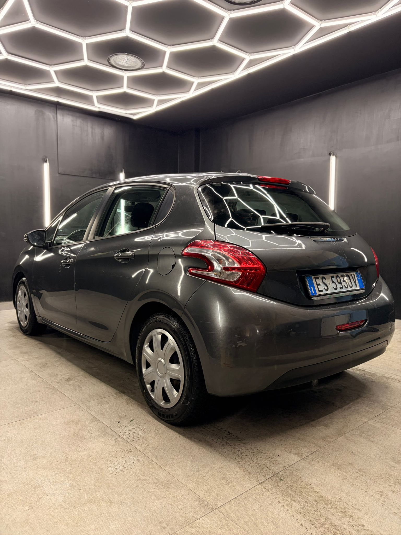 
PEUGEOT208 1ª serie PureTech 82 5P Allure2013 full									