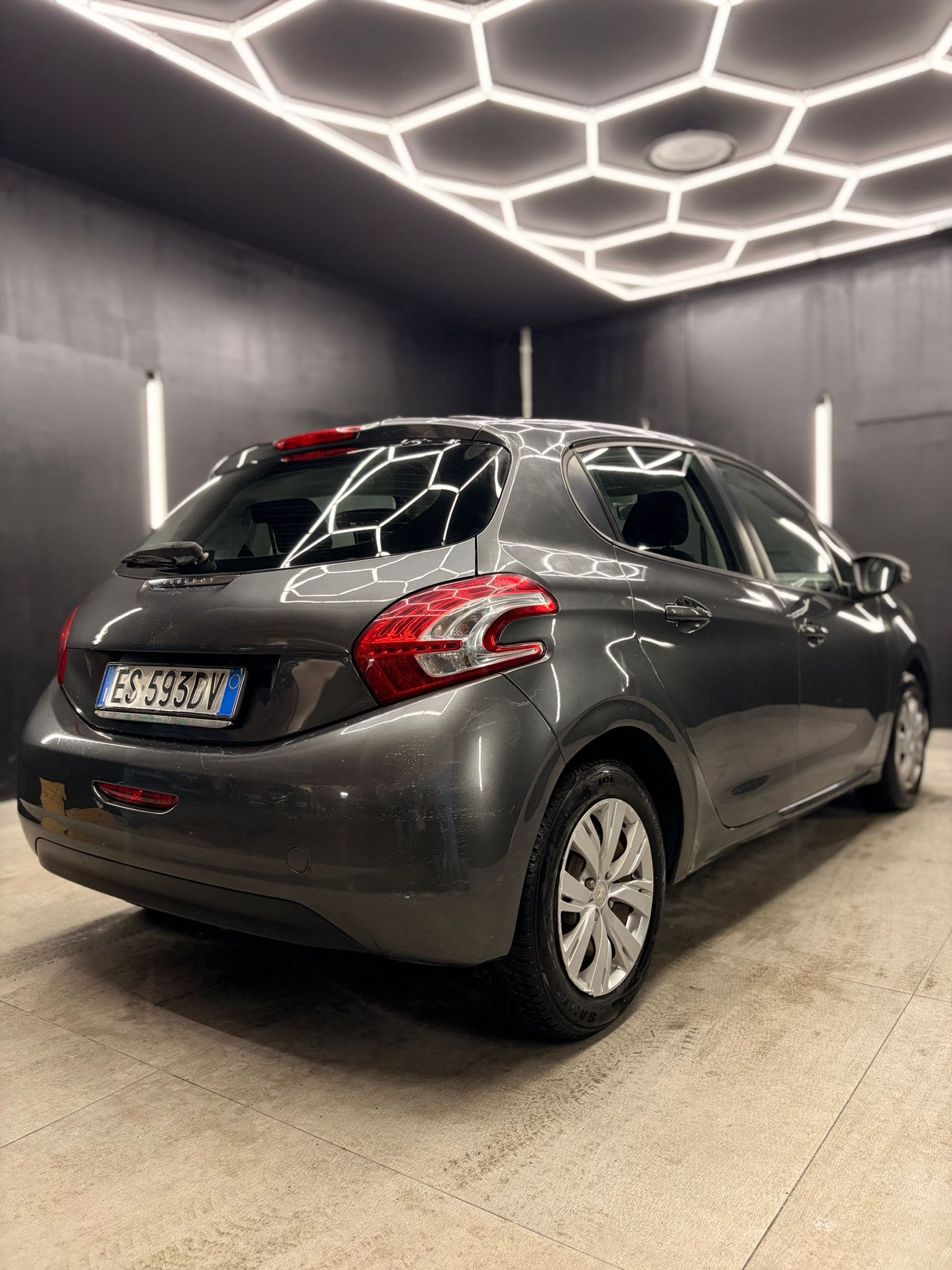
PEUGEOT208 1ª serie PureTech 82 5P Allure2013 full									
