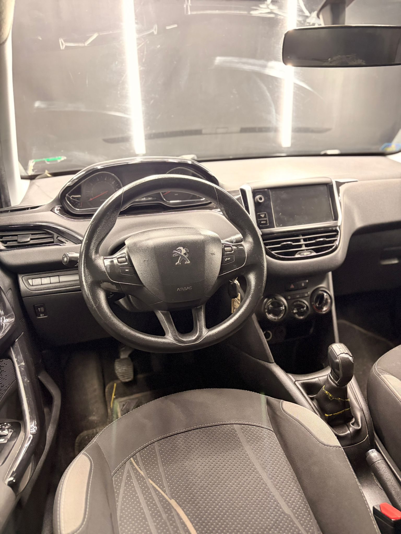
PEUGEOT208 1ª serie PureTech 82 5P Allure2013 full									