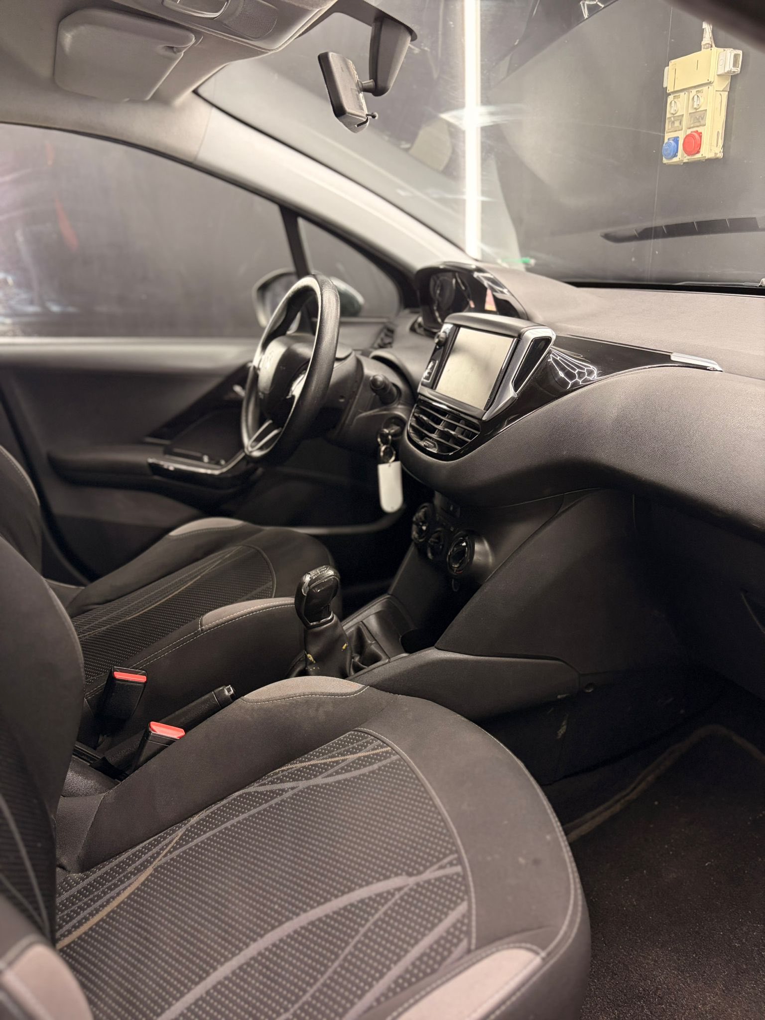 
PEUGEOT208 1ª serie PureTech 82 5P Allure2013 full									