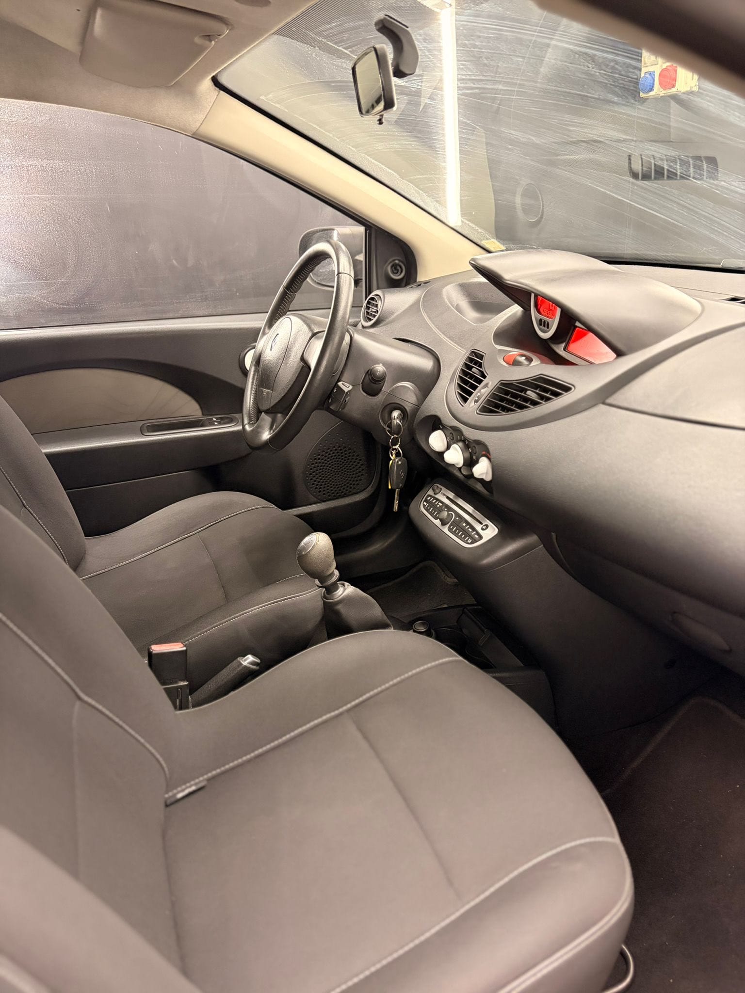 
RENAULTTwingo 1.2 lev Live! 75cv2011 full									