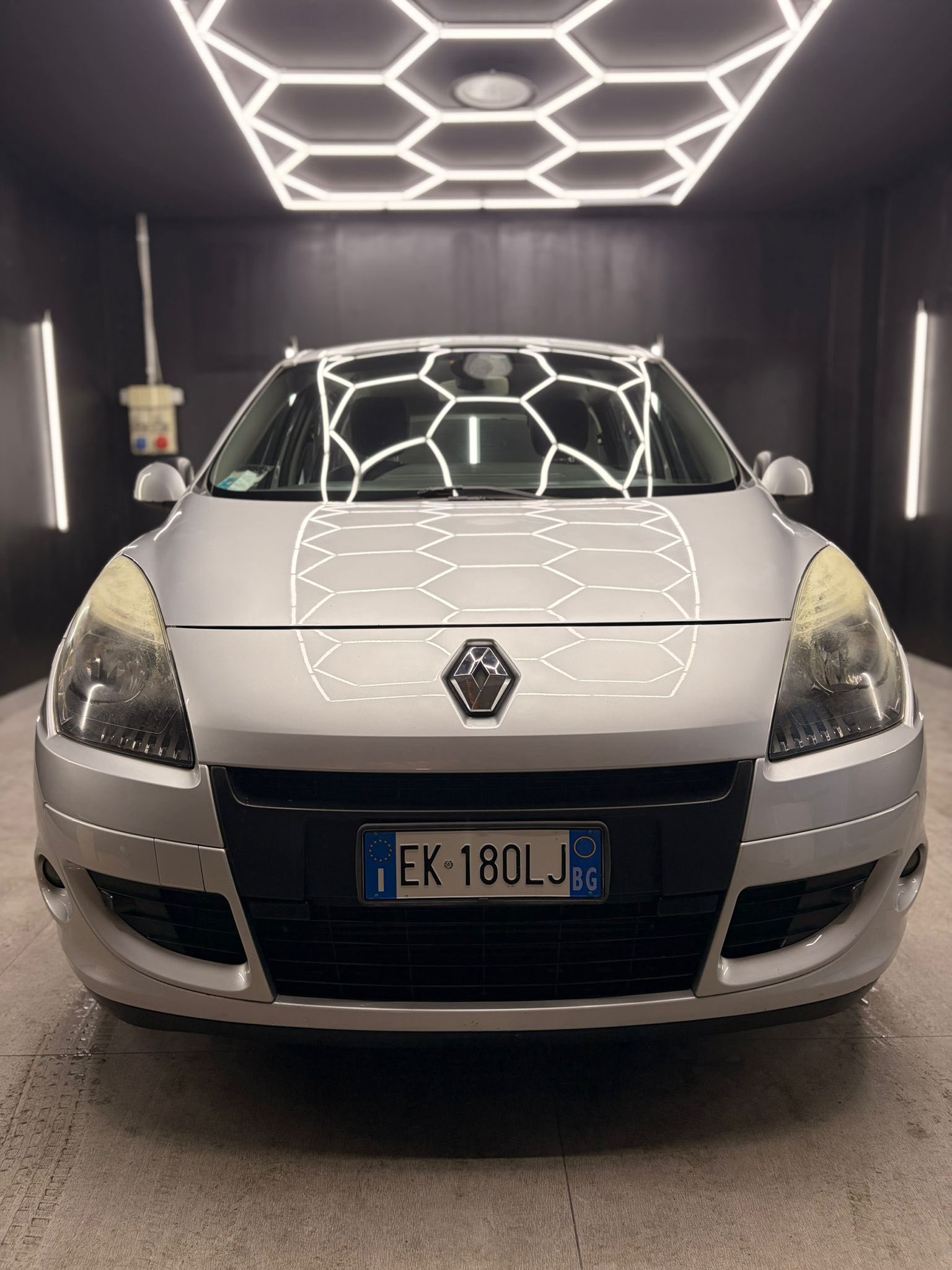 
RENAULTScenic X-Mod 1.6 dCi 130CV Luxe2011 full									