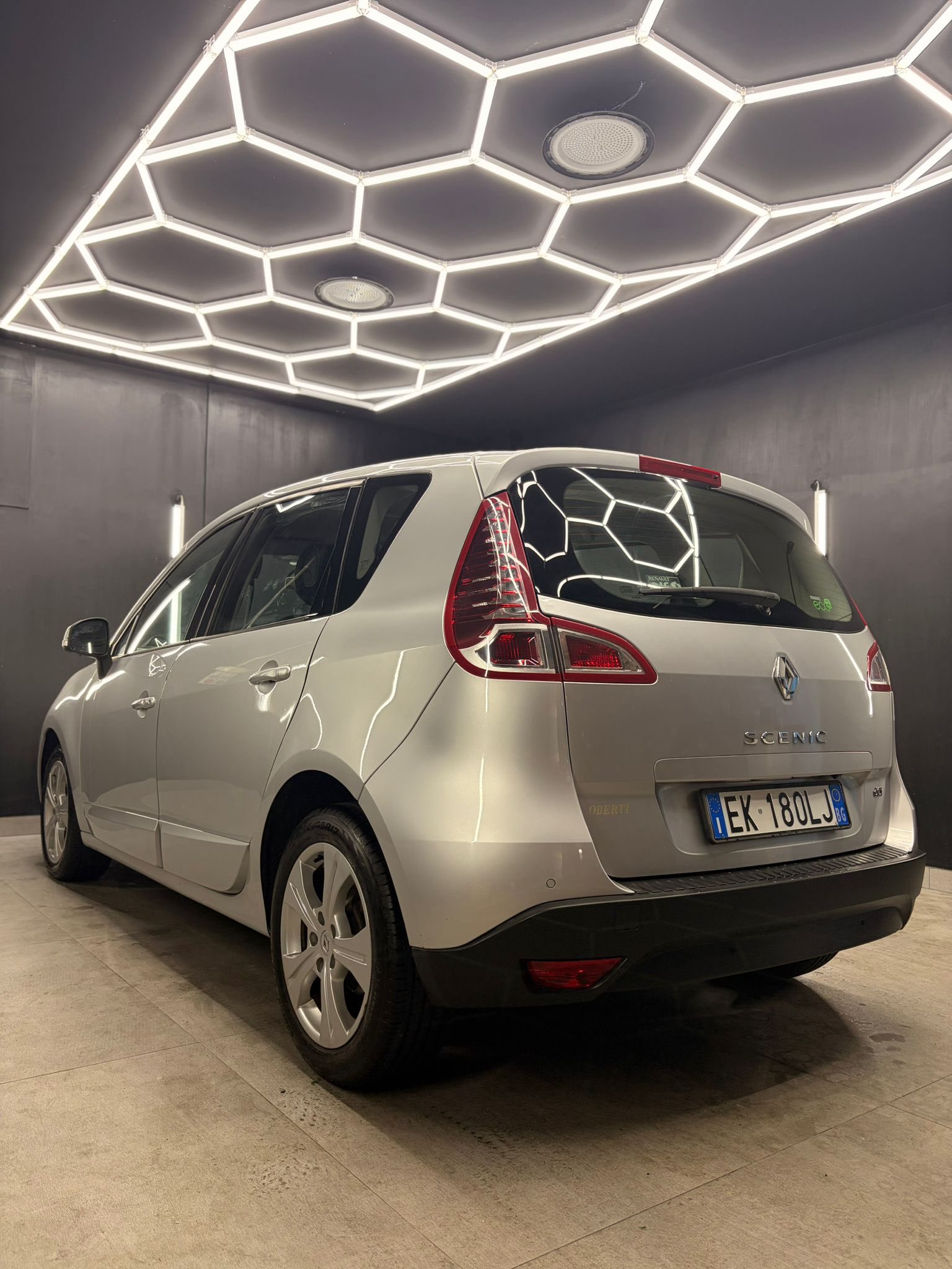 
RENAULTScenic X-Mod 1.6 dCi 130CV Luxe2011 full									