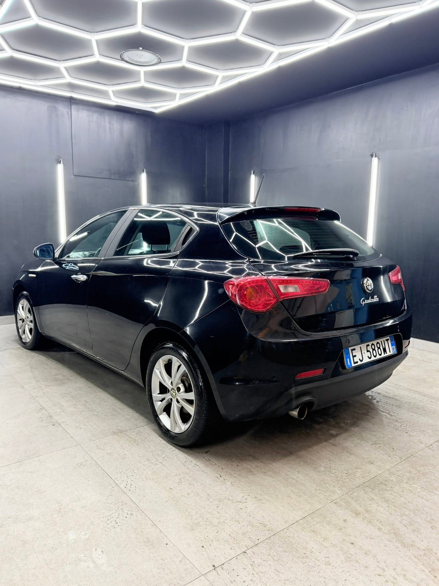 
ALFA ROMEOGiulietta 1.4 Turbo 120 CV Distinctive2011 full									