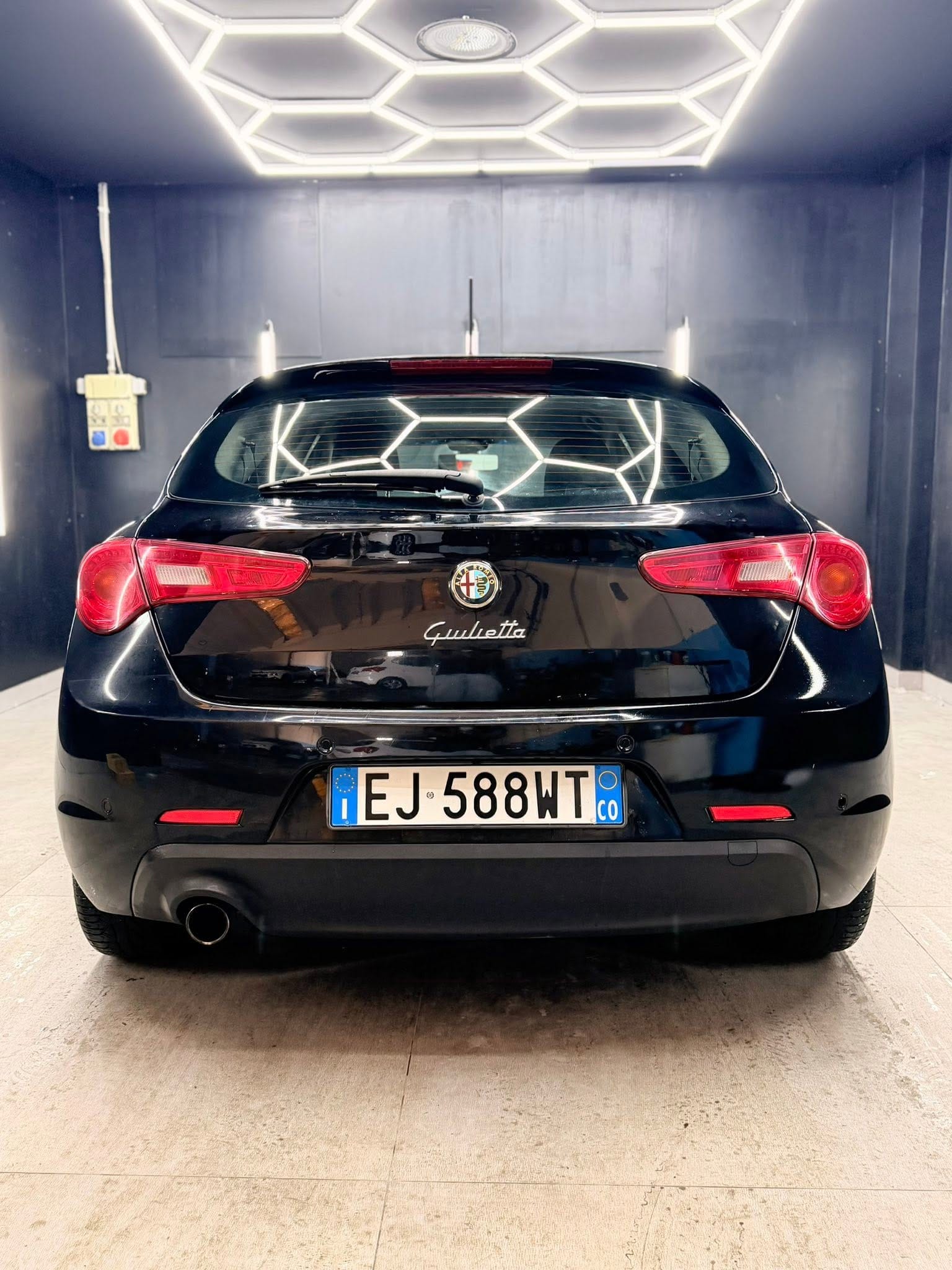 
ALFA ROMEOGiulietta 1.4 Turbo 120 CV Distinctive2011 full									