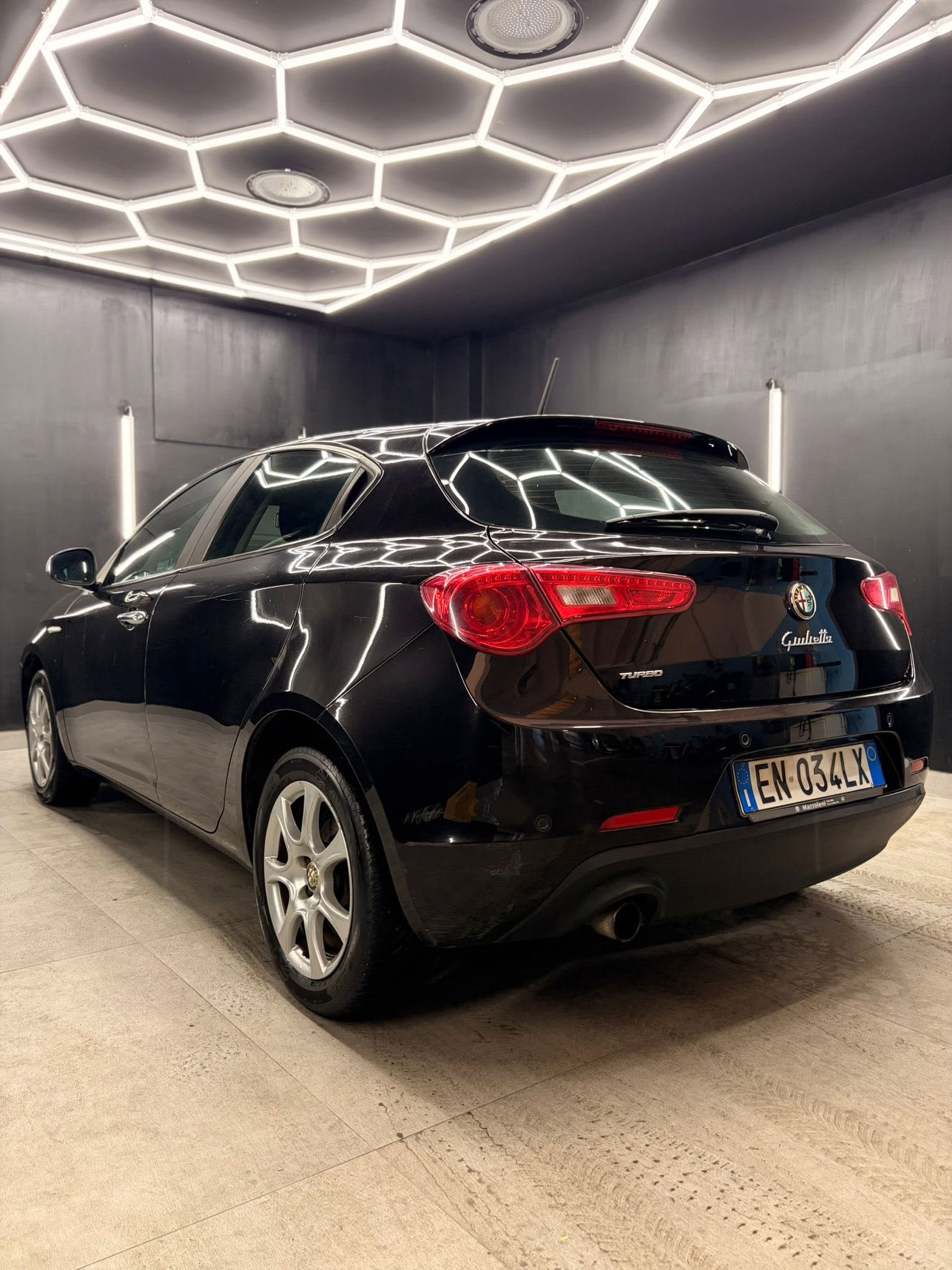
ALFA ROMEOGiulietta 1.4 Turbo 120 CV GPL Distinctive2012 full									
