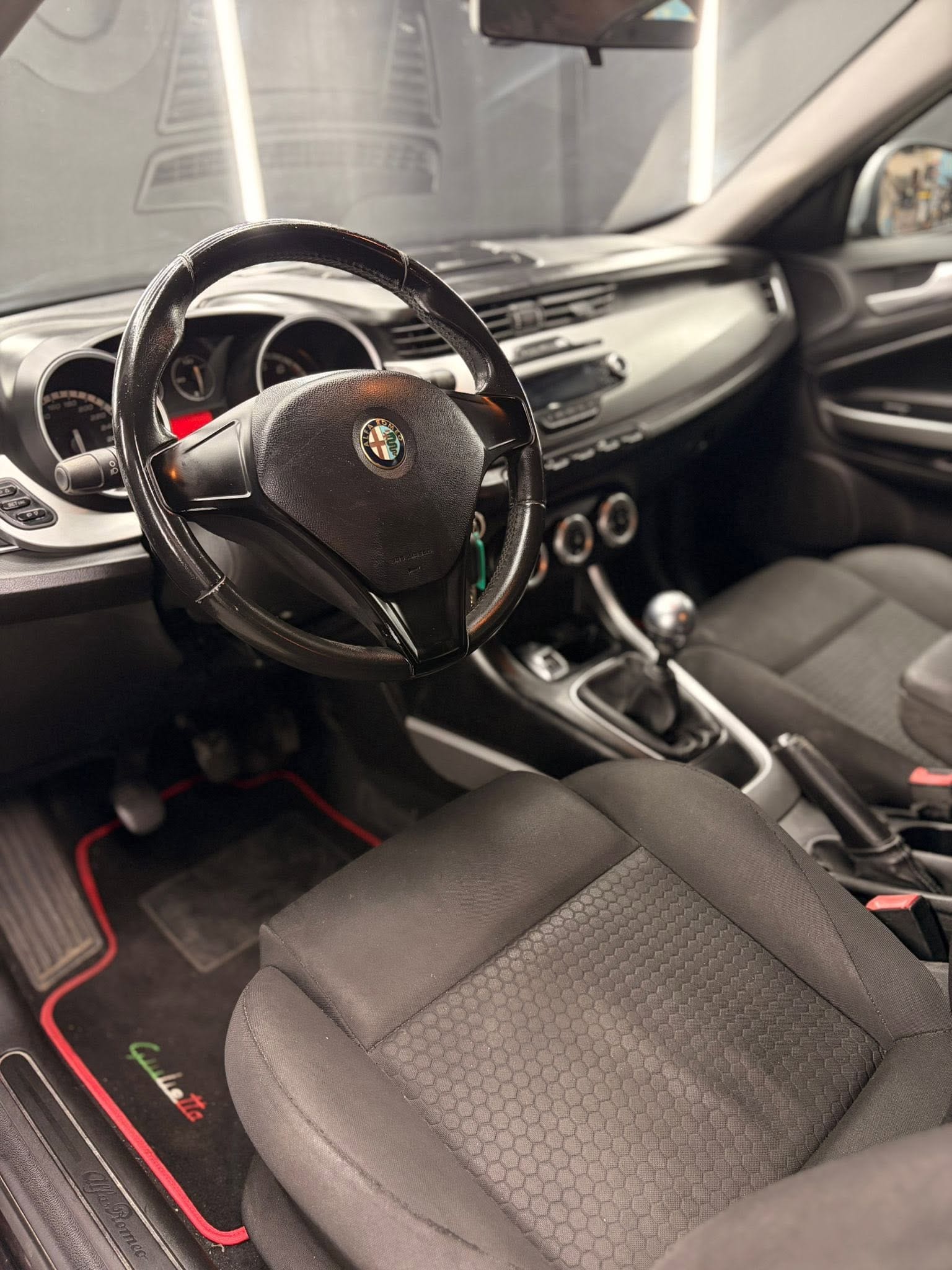 
ALFA ROMEOGiulietta 1.4 Turbo 120 CV GPL Distinctive2012 full									