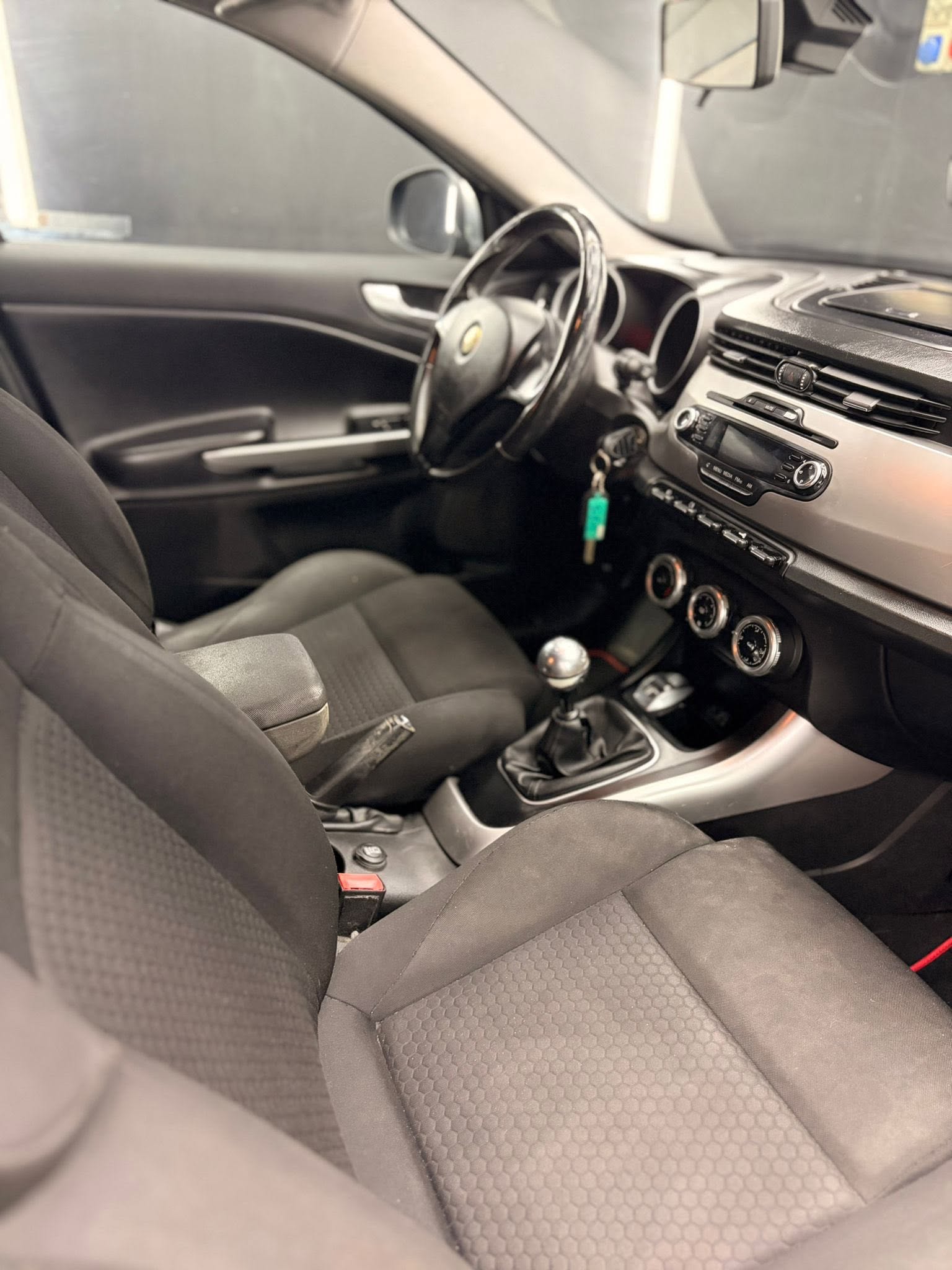 
ALFA ROMEOGiulietta 1.4 Turbo 120 CV GPL Distinctive2012 full									