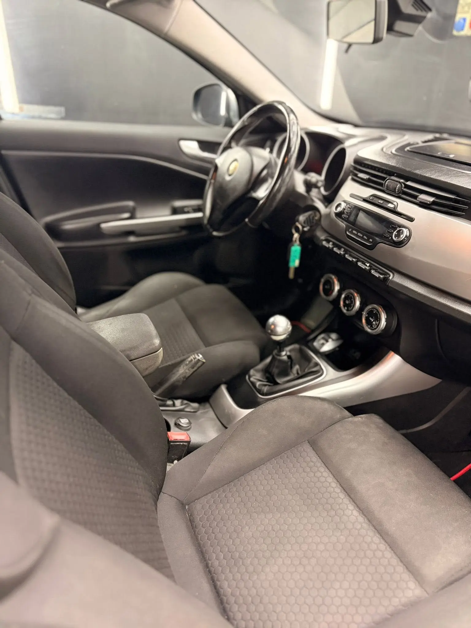 
ALFA ROMEOGiulietta 1.4 Turbo 120 CV GPL Distinctive2012 full									