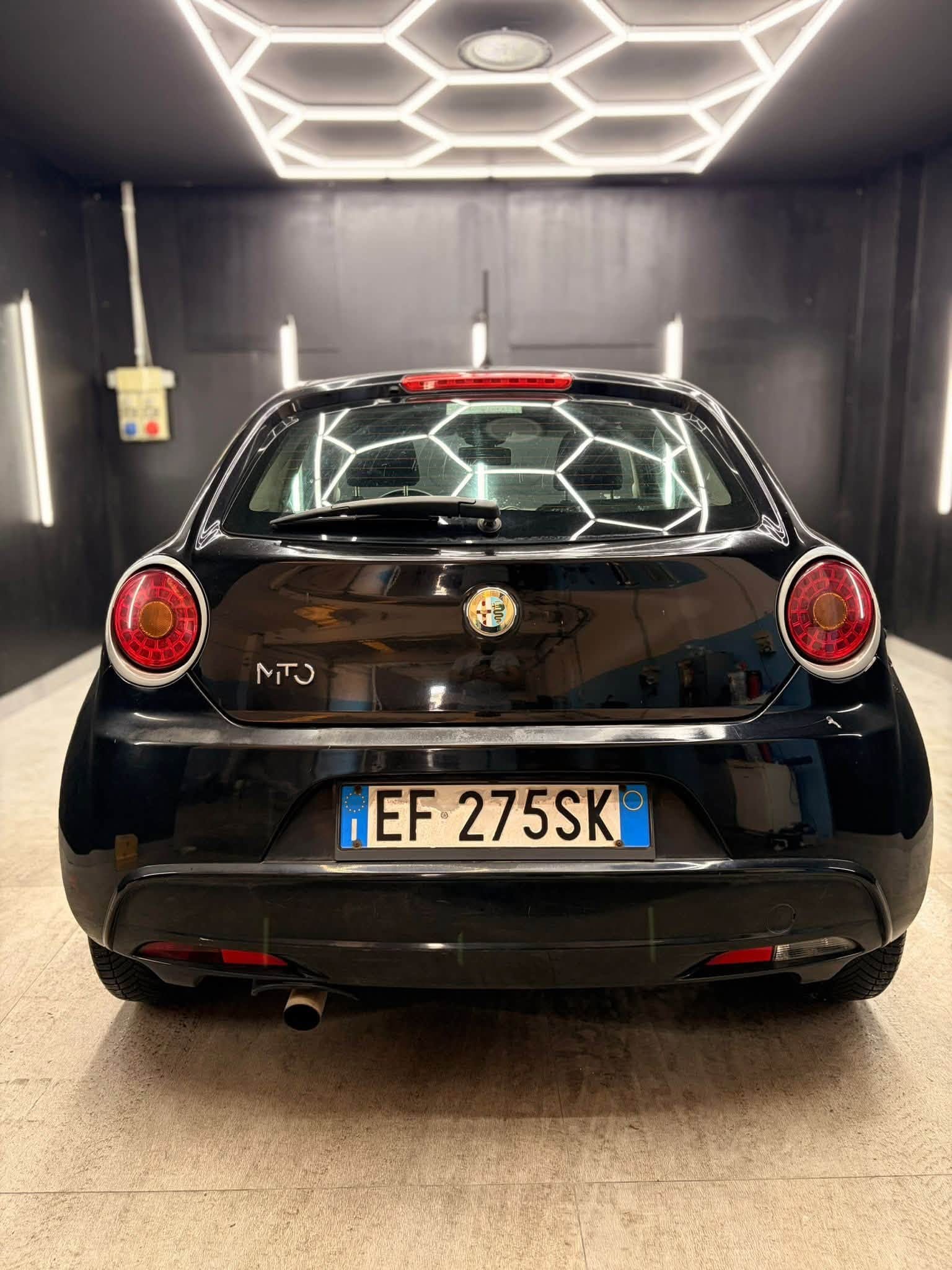 
ALFA ROMEOMiTo 1.4 T 120 CV GPL Distinctive Sport Pack full									