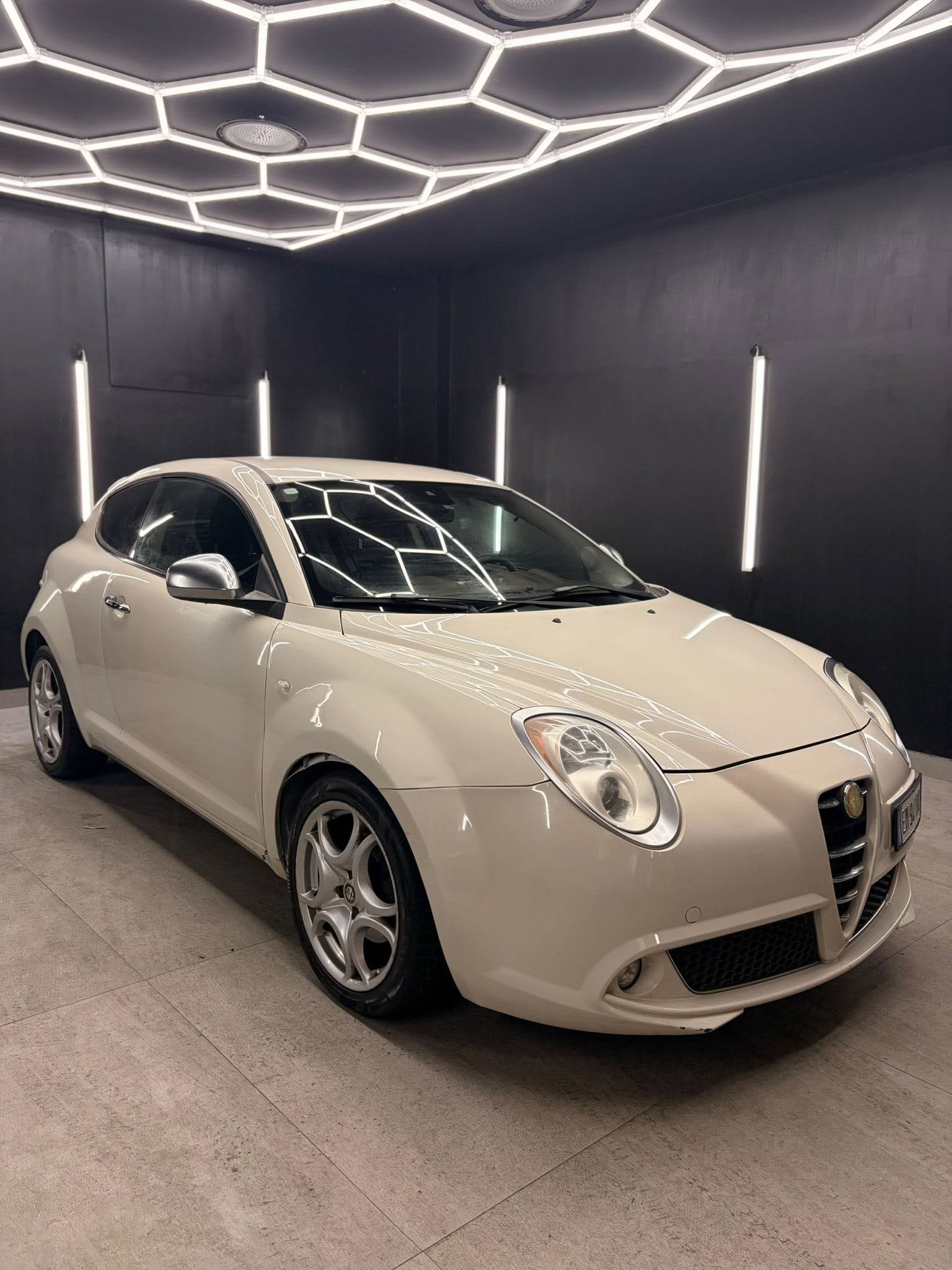 
ALFA ROMEOMiTo 1.4 T 120 CV GPL Progression2012 full									