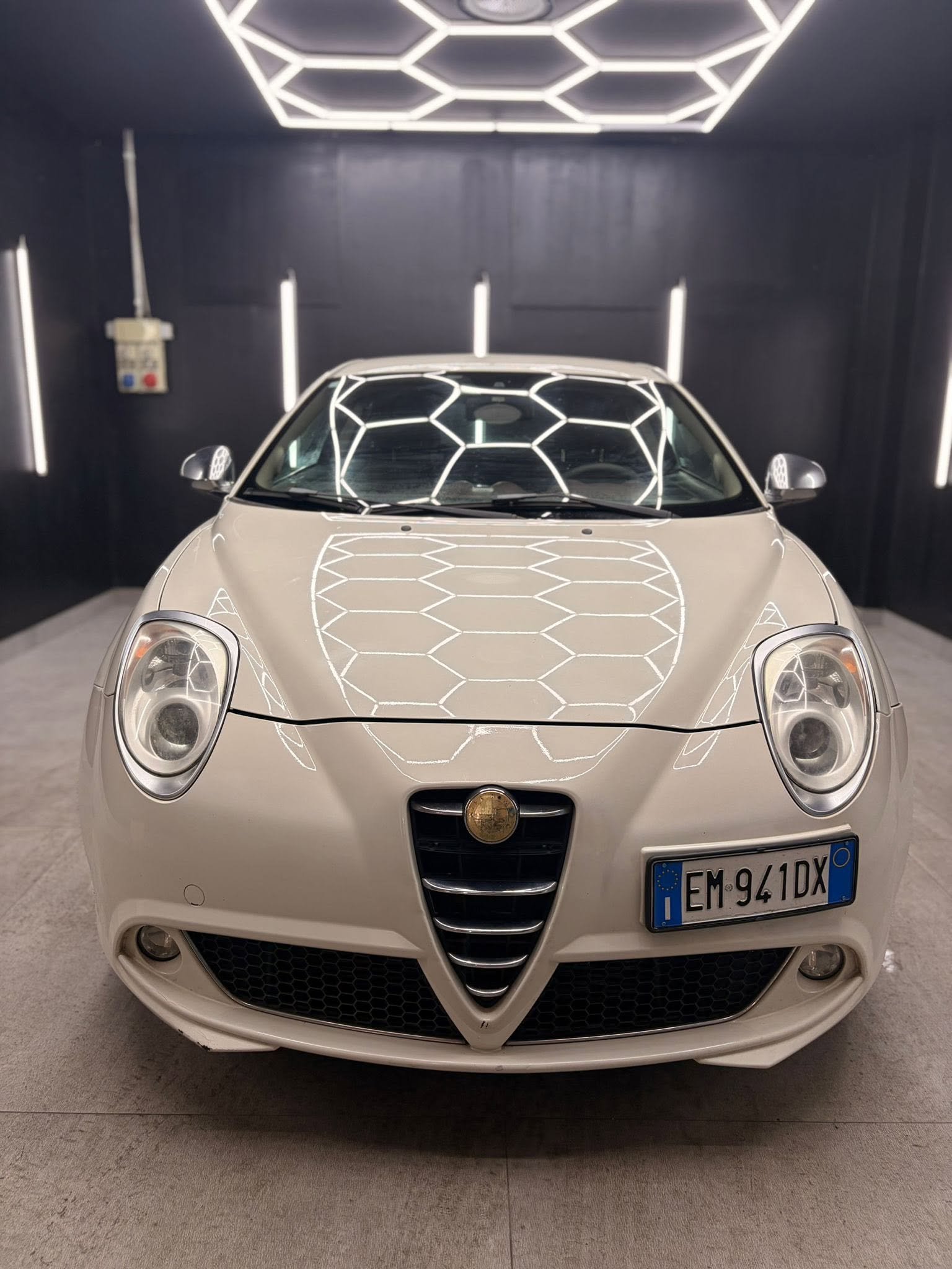 
ALFA ROMEOMiTo 1.4 T 120 CV GPL Progression2012 full									