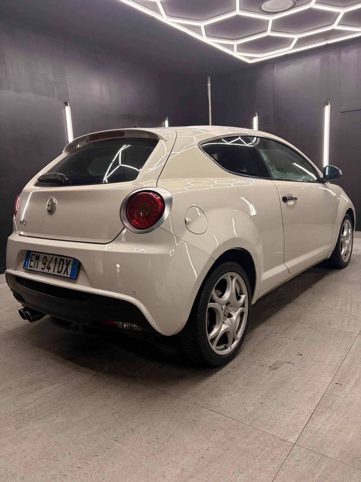 
ALFA ROMEOMiTo 1.4 T 120 CV GPL Progression2012 full									