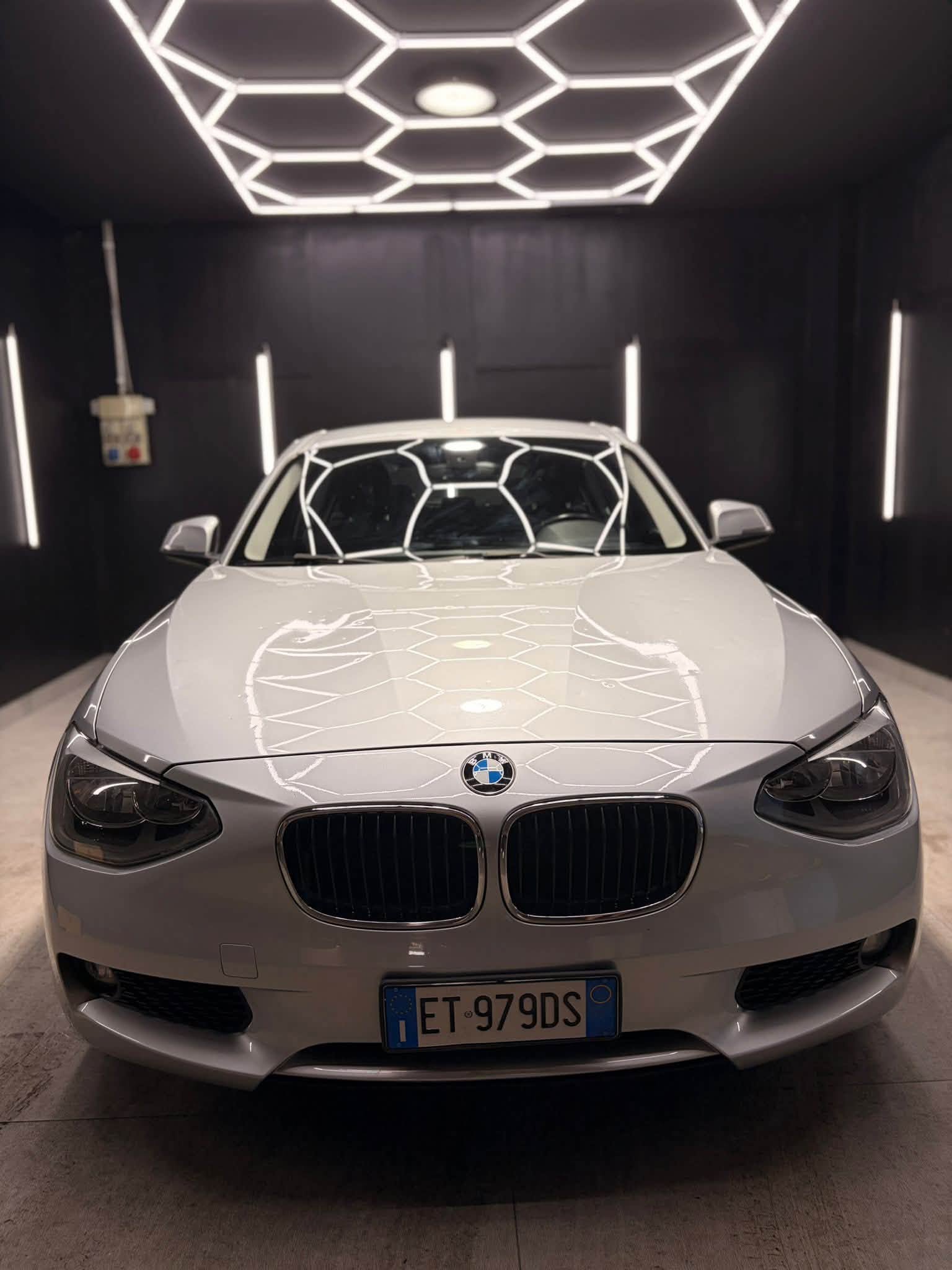 
BMWSerie 1 116d 5p Urban2013 full									