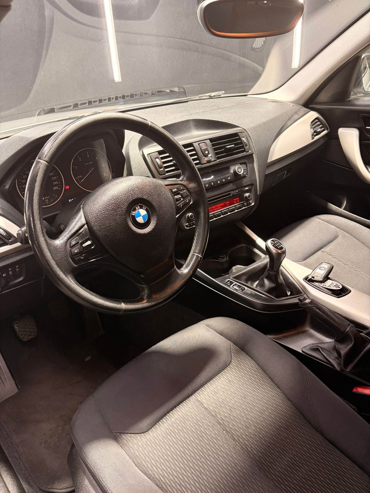
BMWSerie 1 116d 5p Urban2013 full									