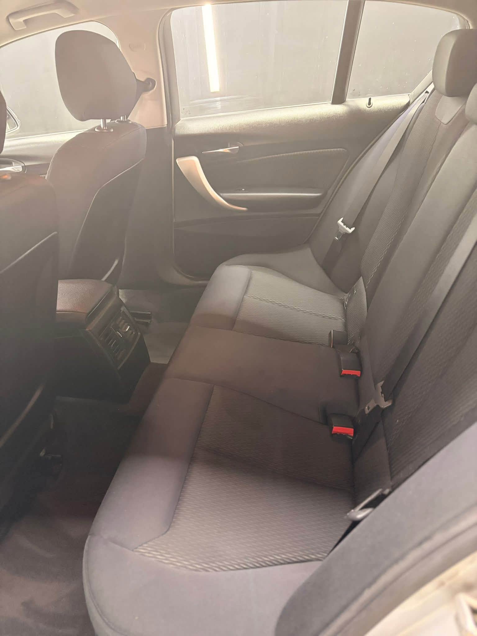 
BMWSerie 1 116d 5p Urban2013 full									