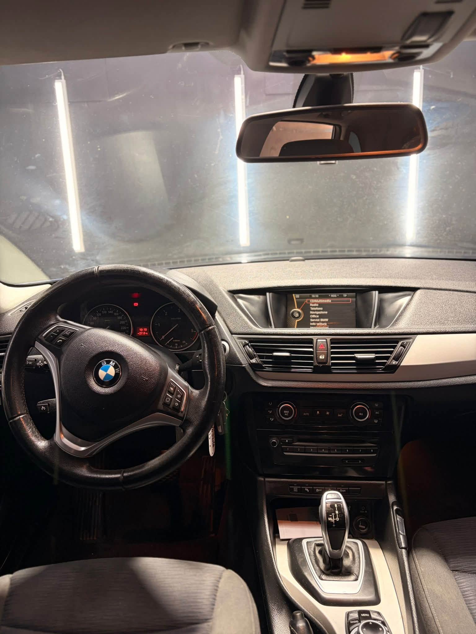 
BMWX1 xDrive18d Msport2012 full									