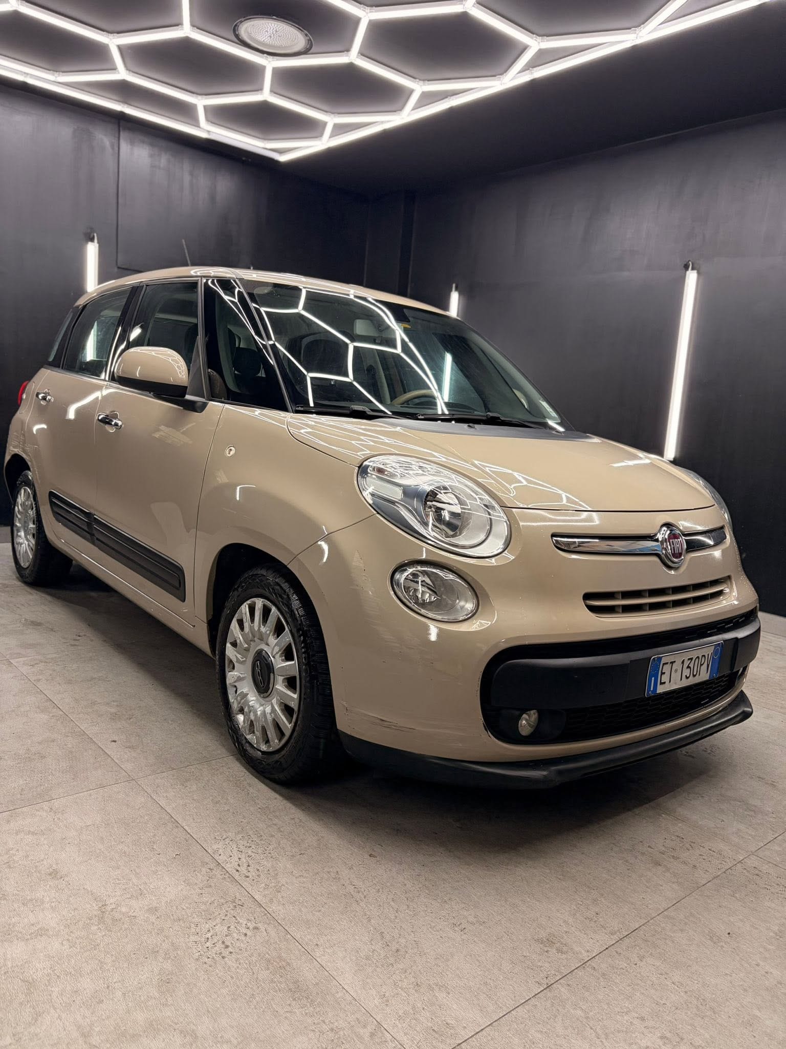 
FIAT500L 1.3 Multijet 85cv Dualogic Lounge2014 full									