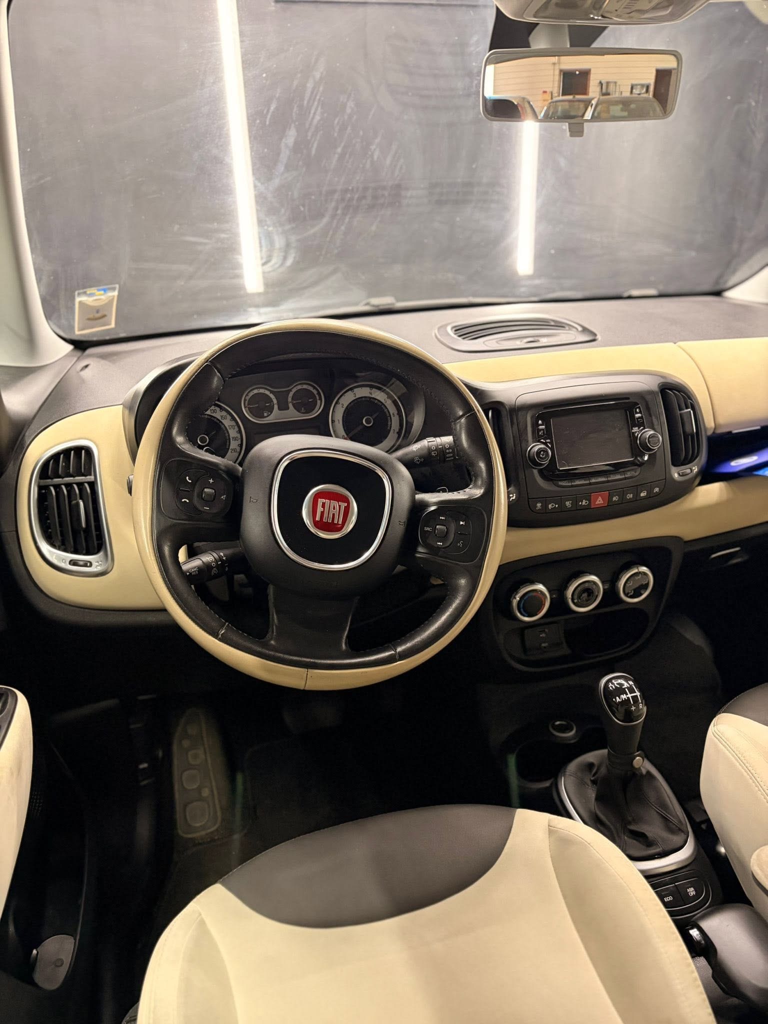 
FIAT500L 1.3 Multijet 85cv Dualogic Lounge2014 full									