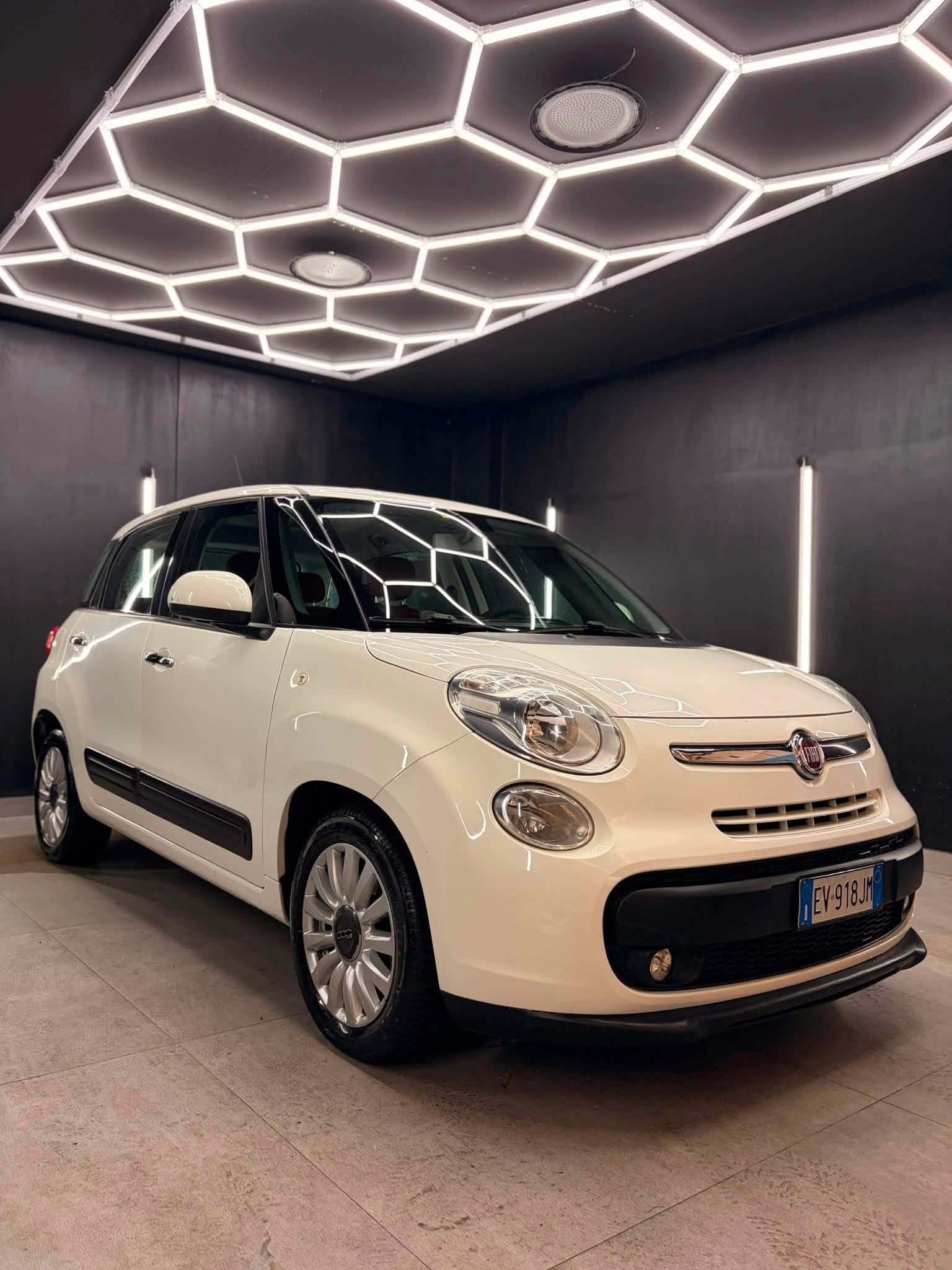 
FIAT500L 1.3 Multijet 85 CV Lounge2014 full									