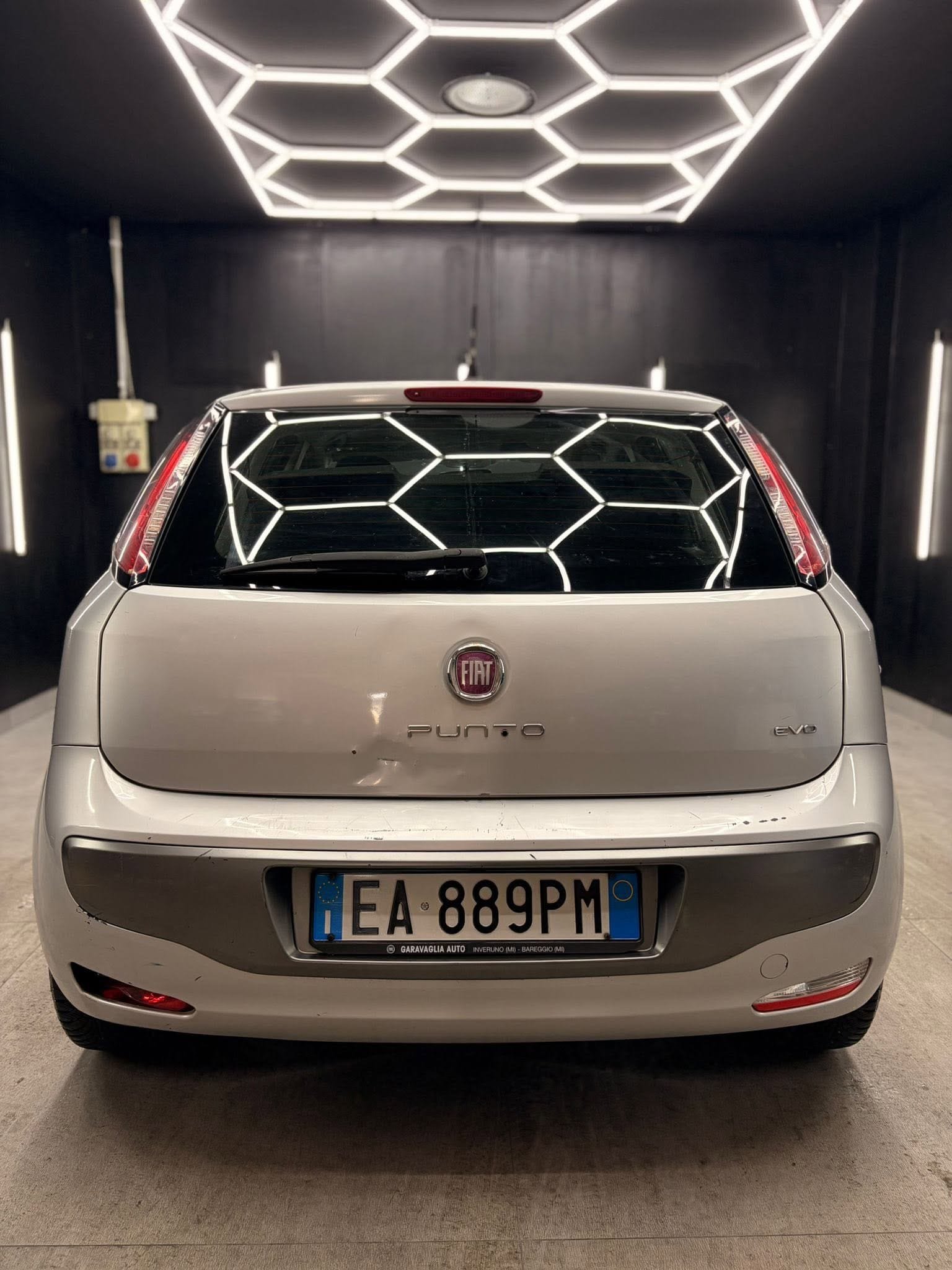 
FIATPunto Evo 1.4 5p Start&Stop Dualogic Dynamic full									