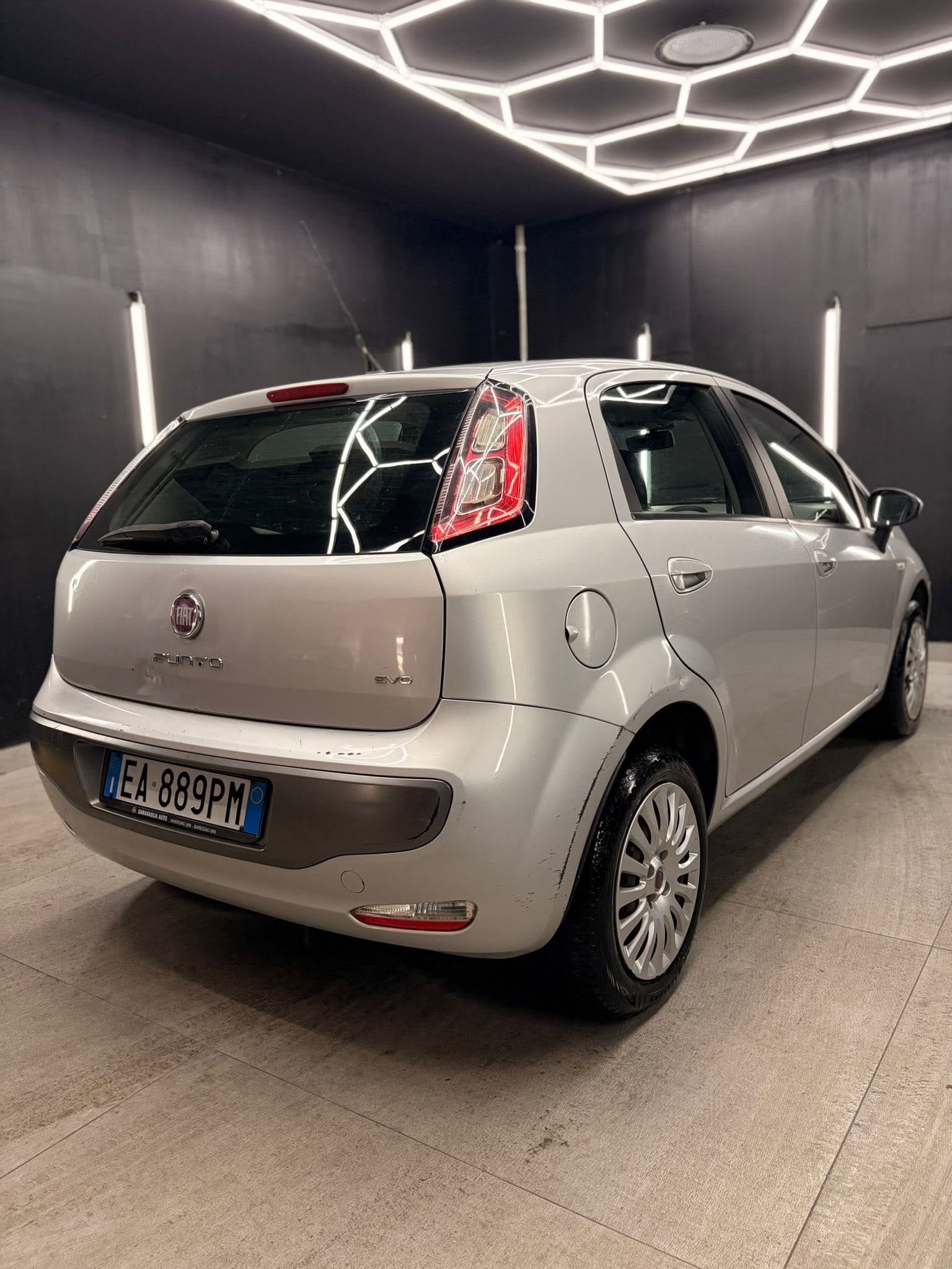 
FIATPunto Evo 1.4 5p Start&Stop Dualogic Dynamic full									