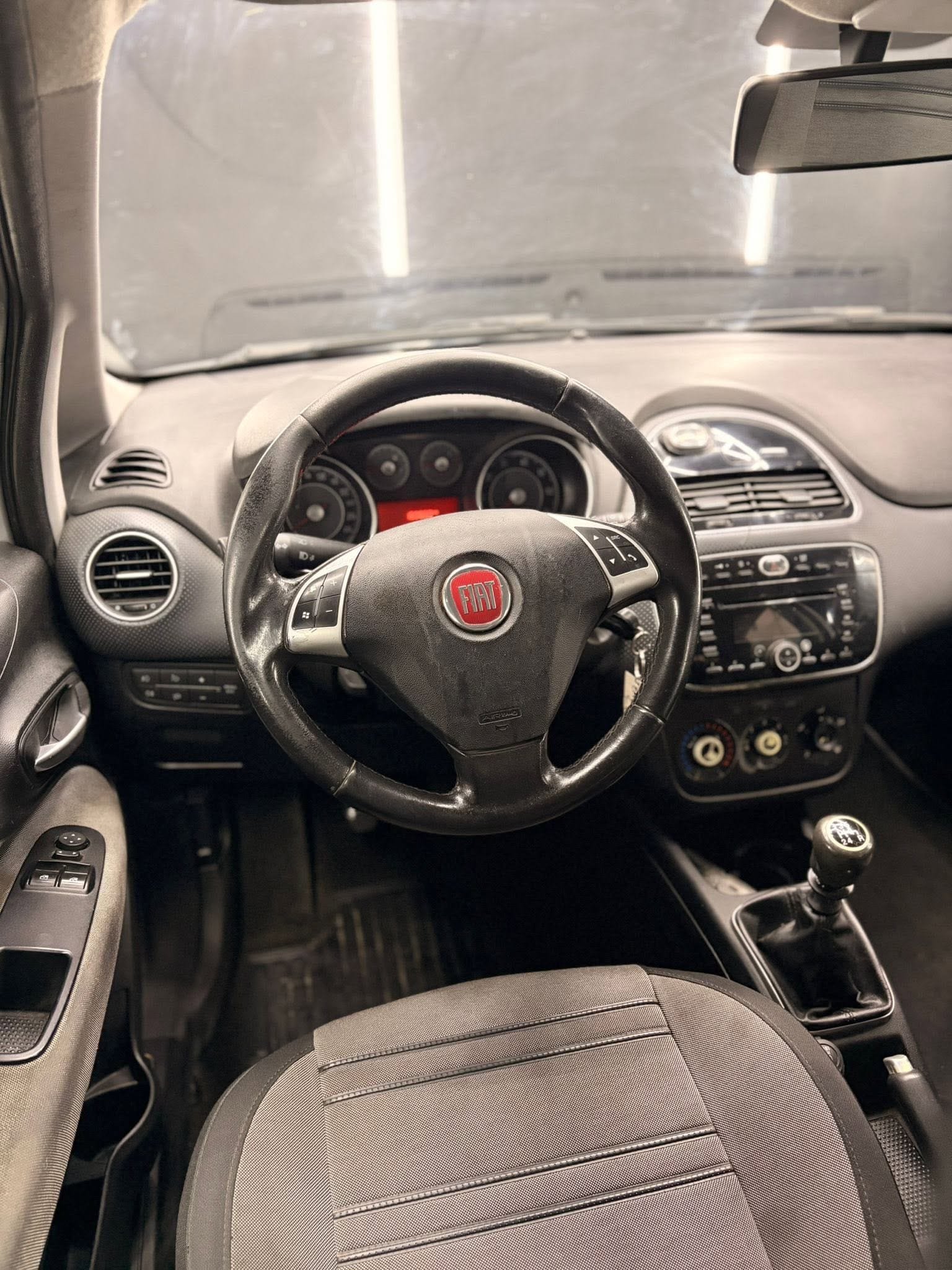 
FIATPunto Evo 1.4 5p Start&Stop Dualogic Dynamic full									