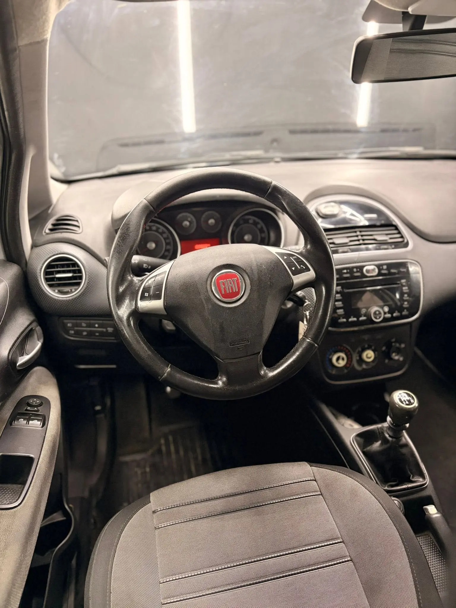 
								FIATPunto Evo 1.4 5p Start&Stop Dualogic Dynamic full									