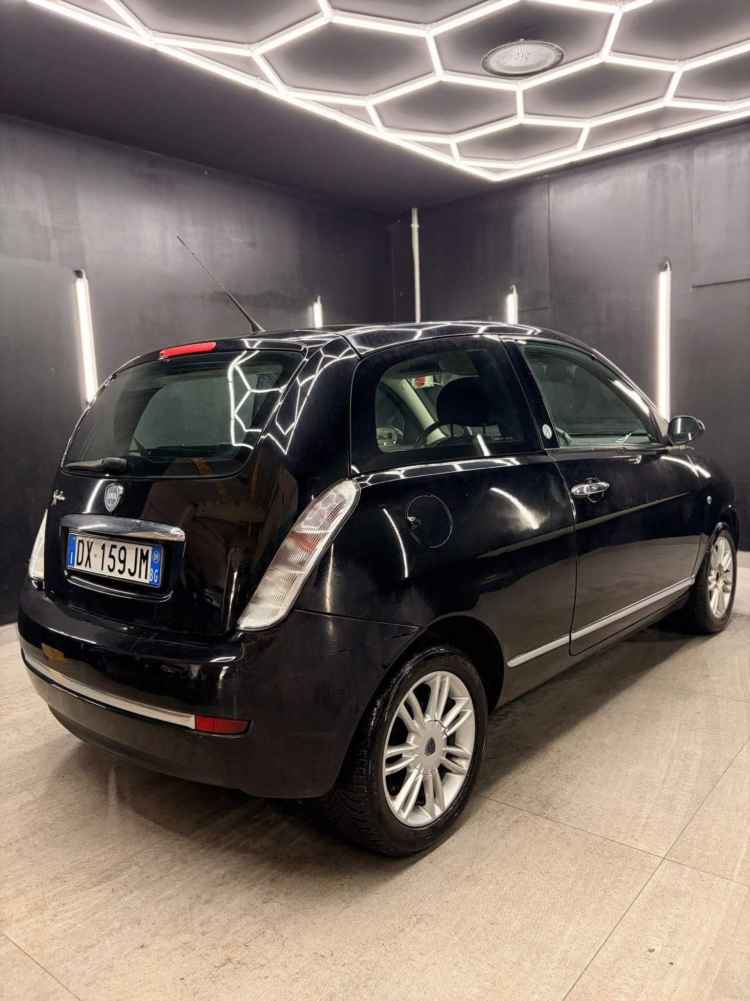 
LANCIAYpsilon 1.4 Platino Ecochic GPL full									