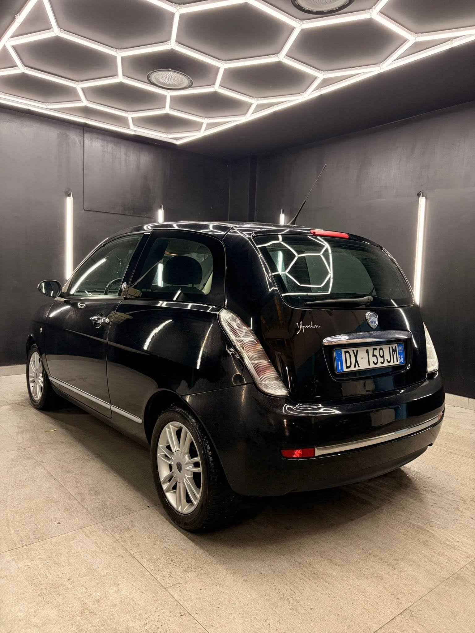 
LANCIAYpsilon 1.4 Platino Ecochic GPL full									