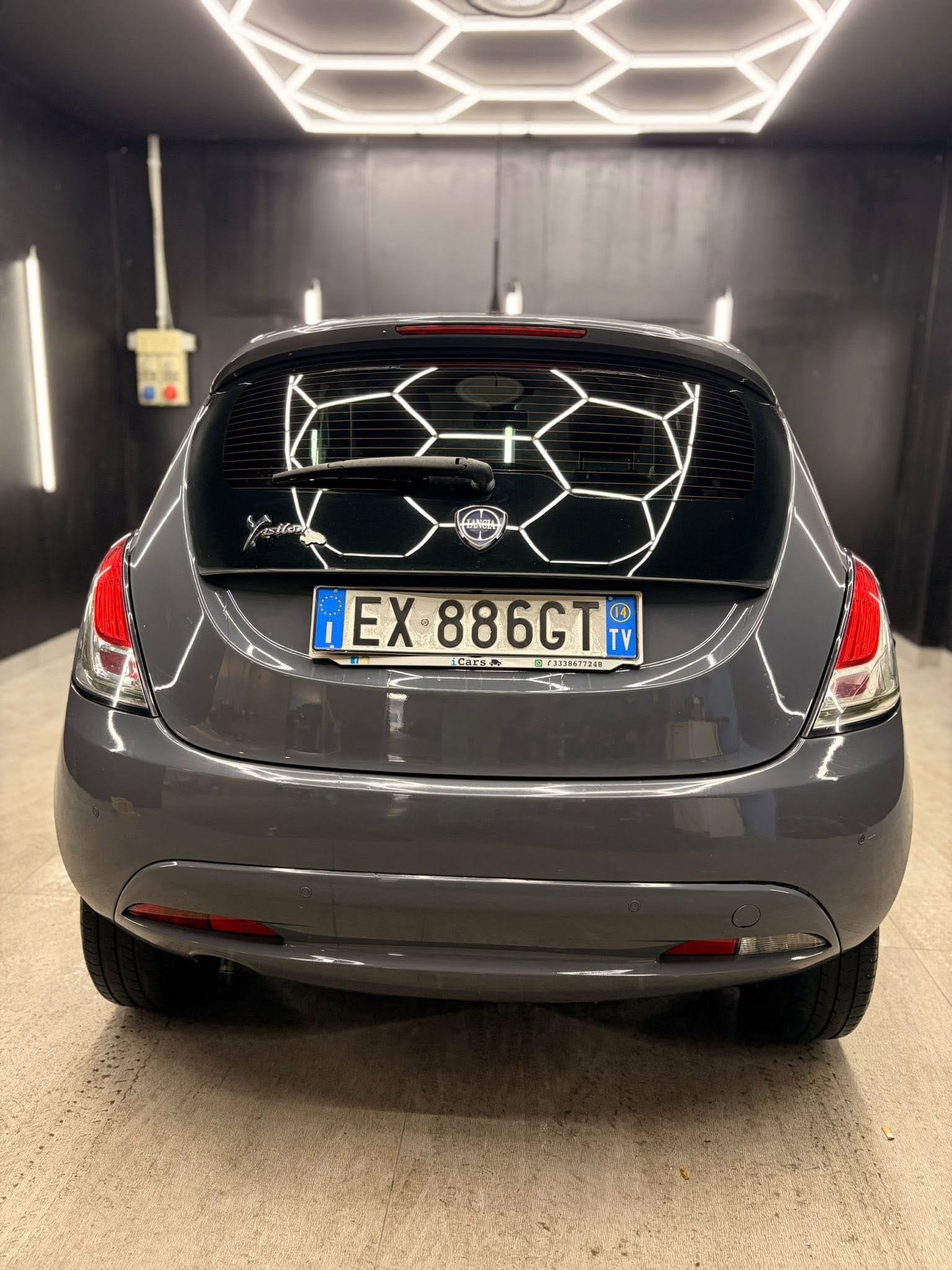 
LANCIAYpsilon 0.9 TwinAir 85 CV 5P Metano Ecochic Gold2014 full									