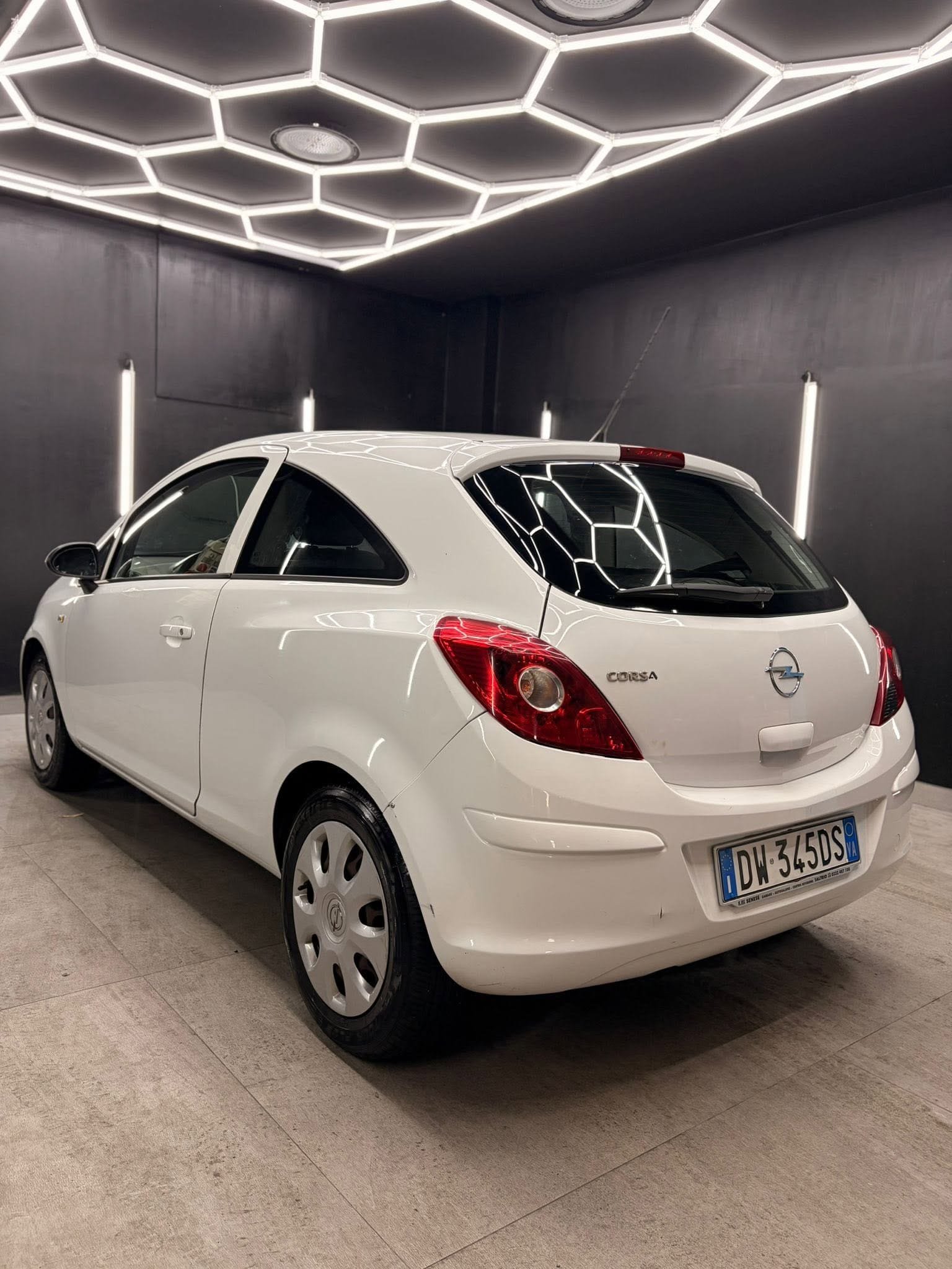 
OPELCorsa 1.2 Sport full									